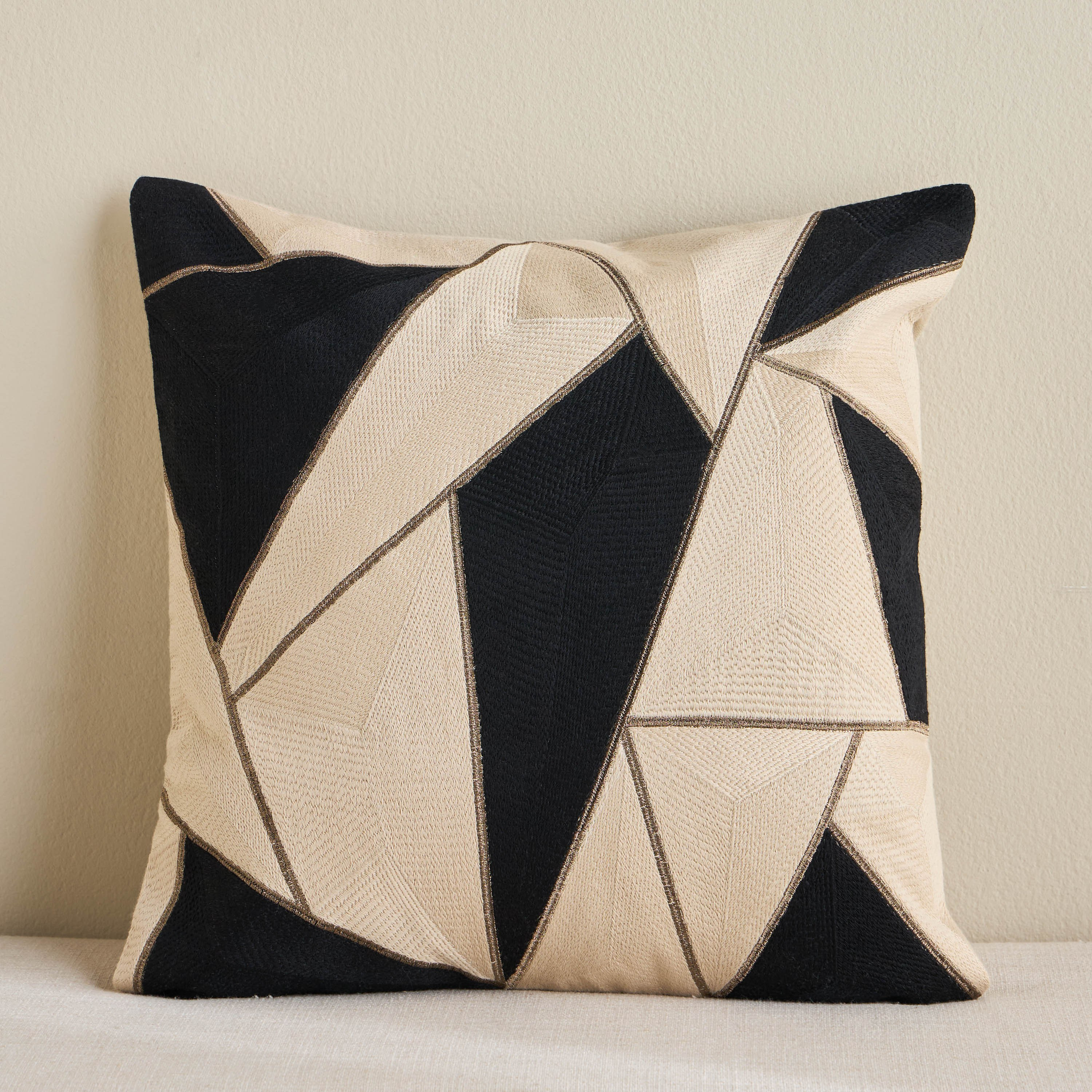 وسادة محشوة مطرزة - فانوس - 50x50 سم-household-cushionsandthrows-filledcushions-decorativecushions-image-1