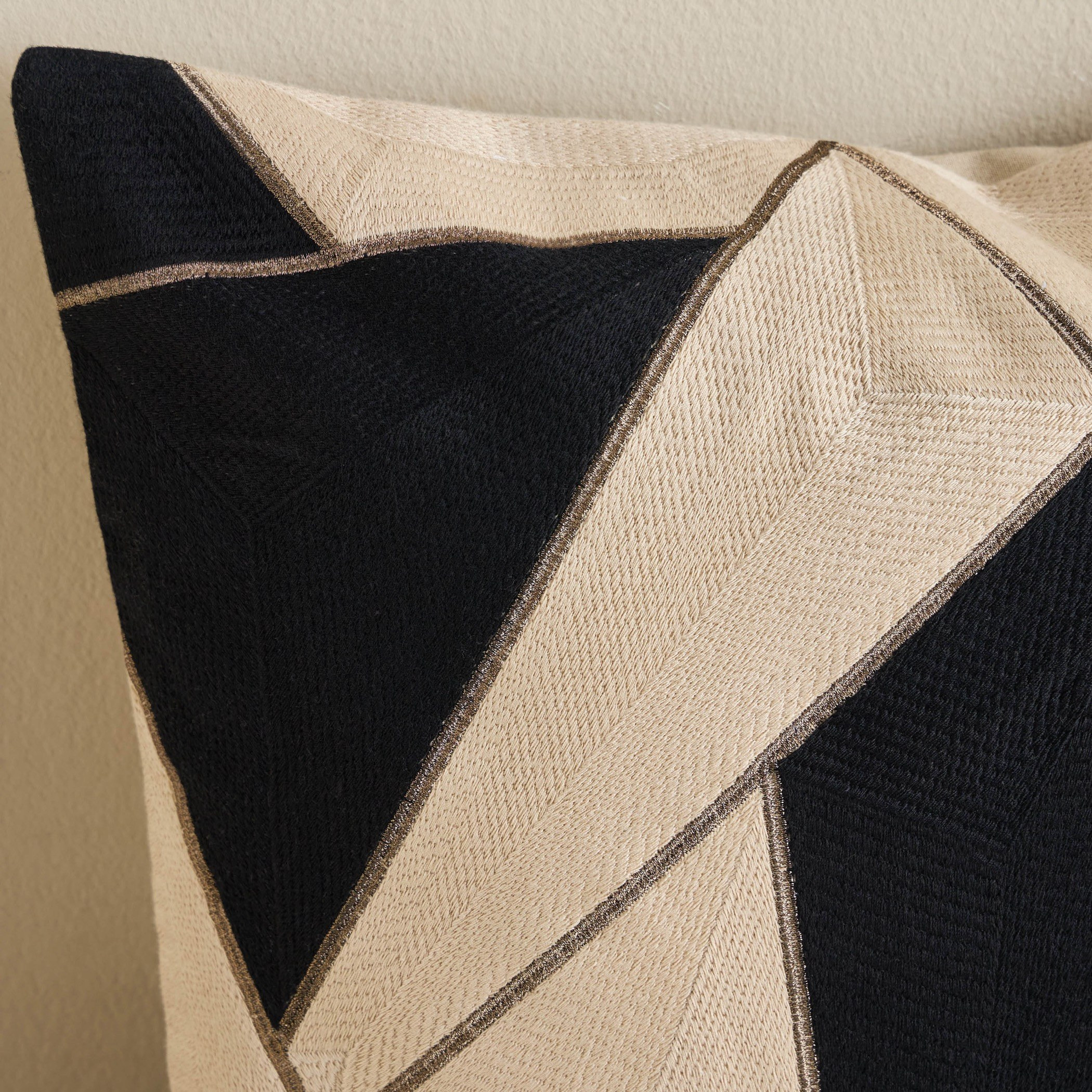 وسادة محشوة مطرزة - فانوس - 50x50 سم-household-cushionsandthrows-filledcushions-decorativecushions-image-2