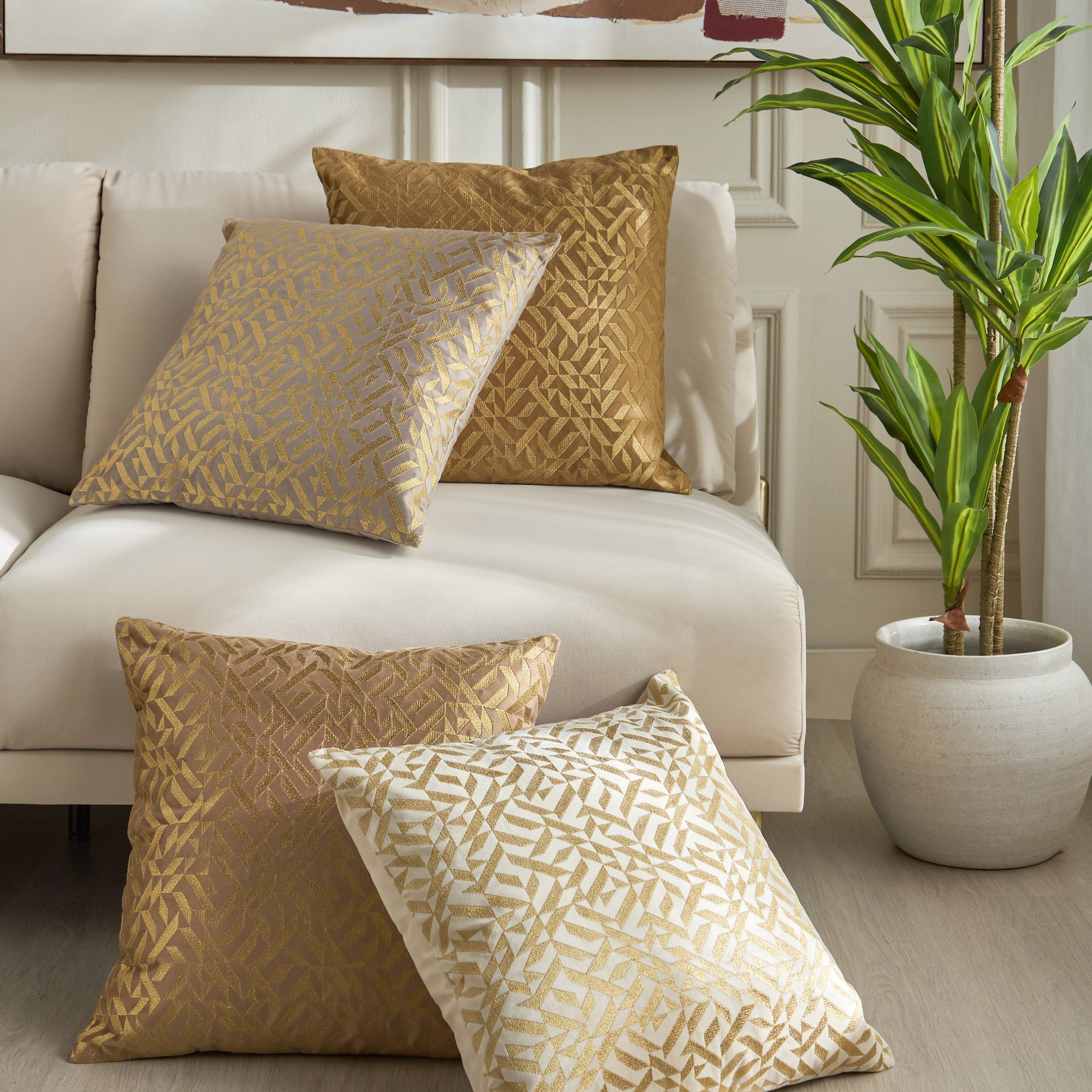 وسادة محشوة مطرزة - تخريمة - 50x50 سم-household-cushionsandthrows-filledcushions-decorativecushions-image-16