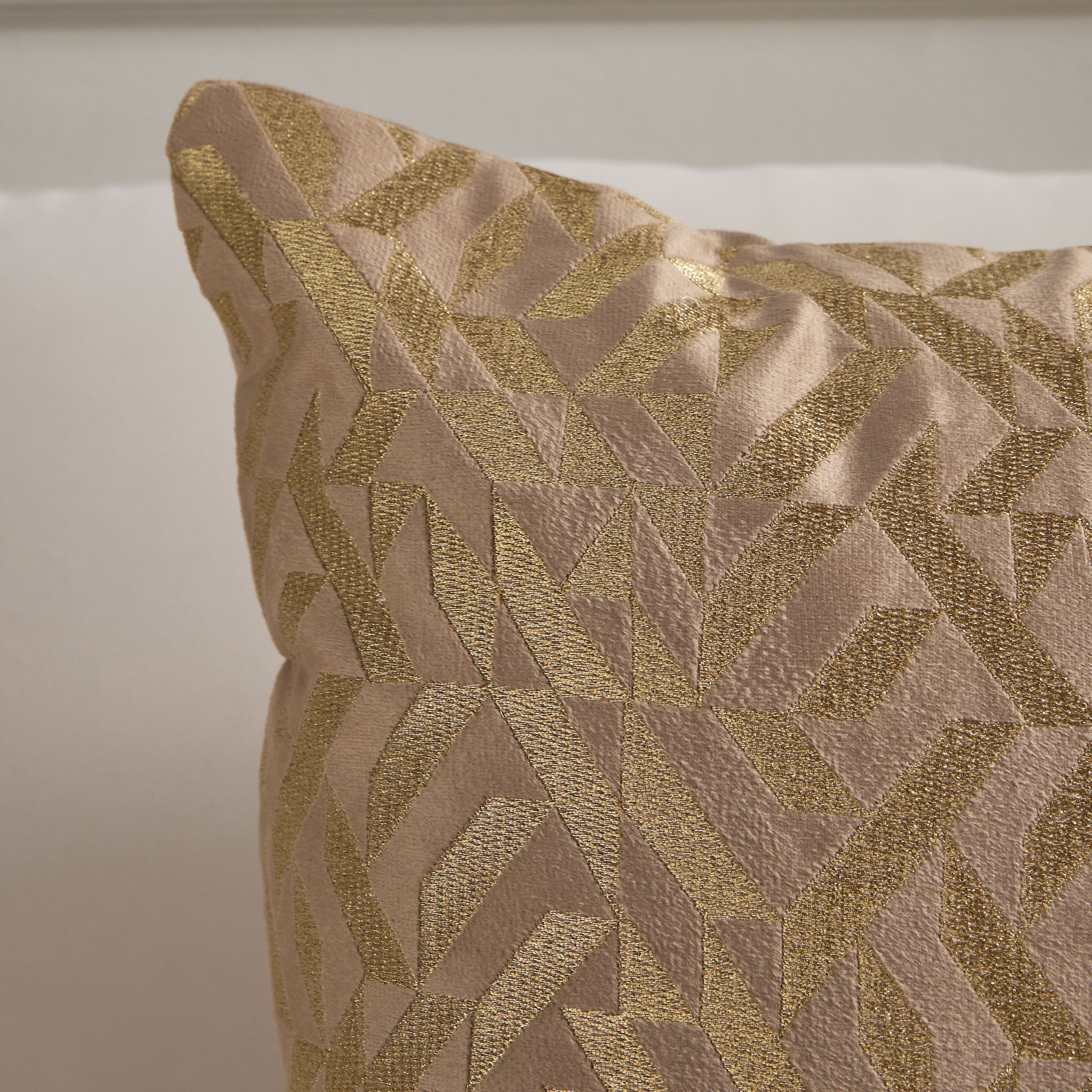 وسادة محشوة مطرزة - تخريمة - 50x50 سم-household-cushionsandthrows-filledcushions-decorativecushions-image-10