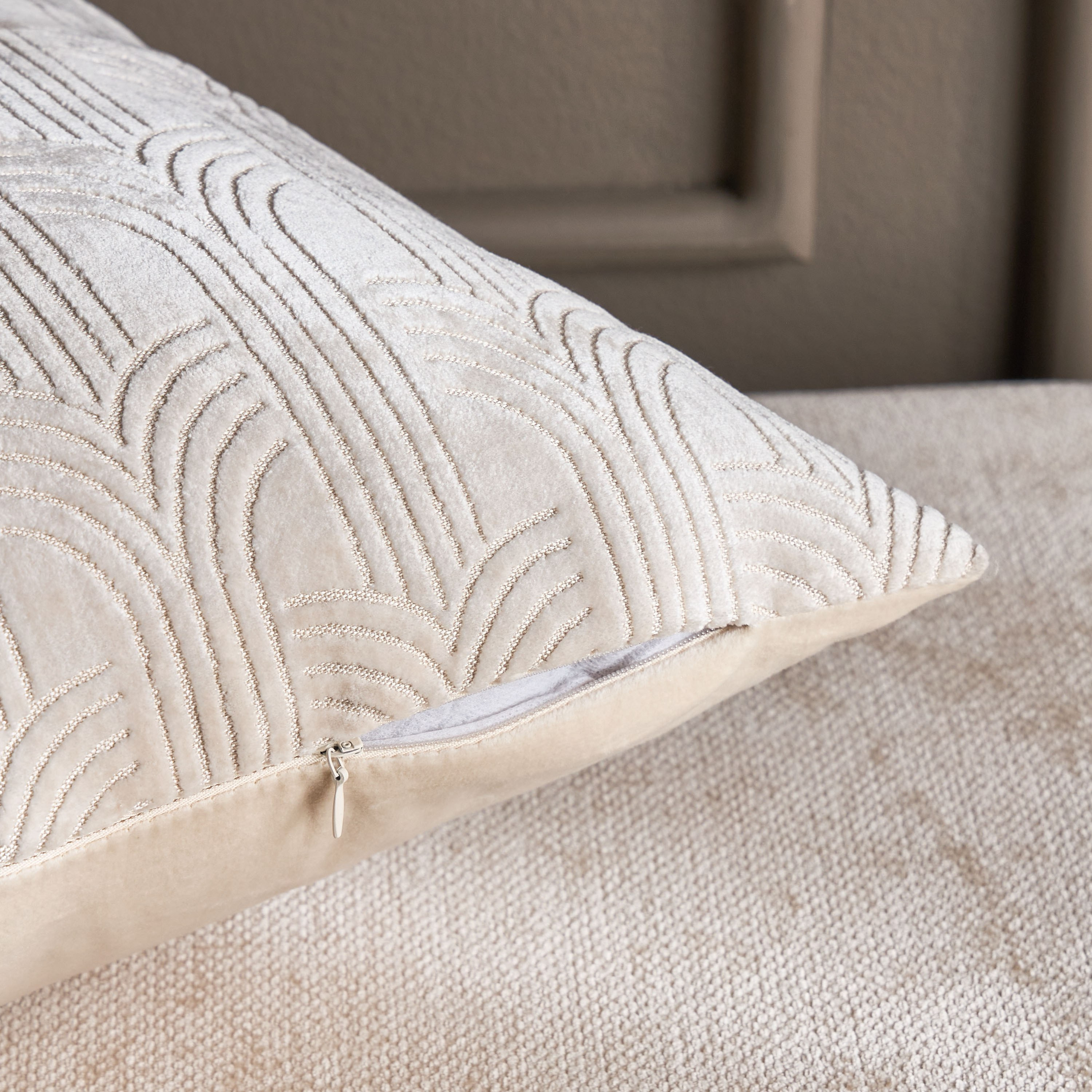 Aqwas Jacquard Filled Cushion - 50x50 cm-household-cushionsandthrows-filledcushions-decorativecushions-image-11