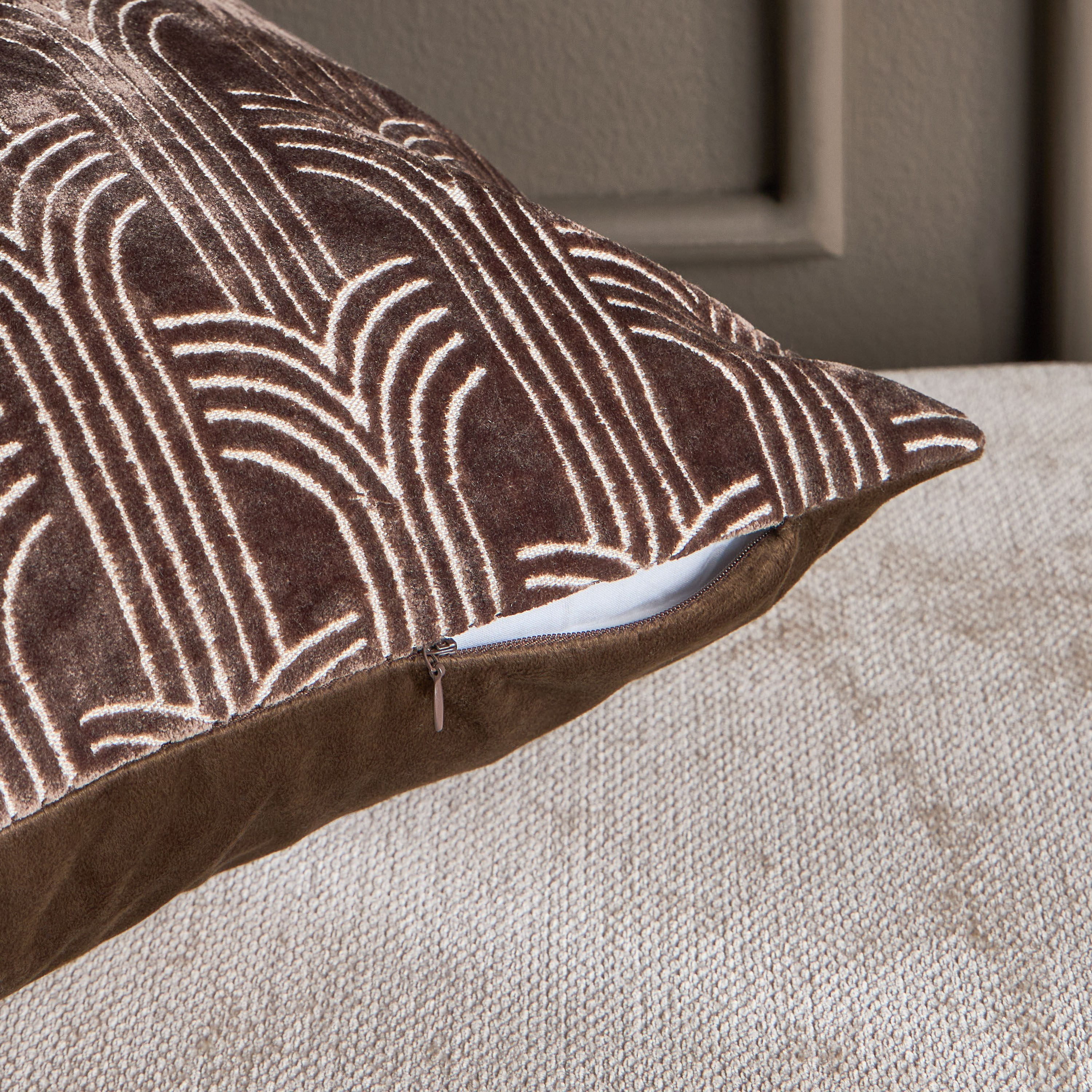 Aqwas Jacquard Filled Cushion - 50x50 cm-household-cushionsandthrows-filledcushions-decorativecushions-image-3