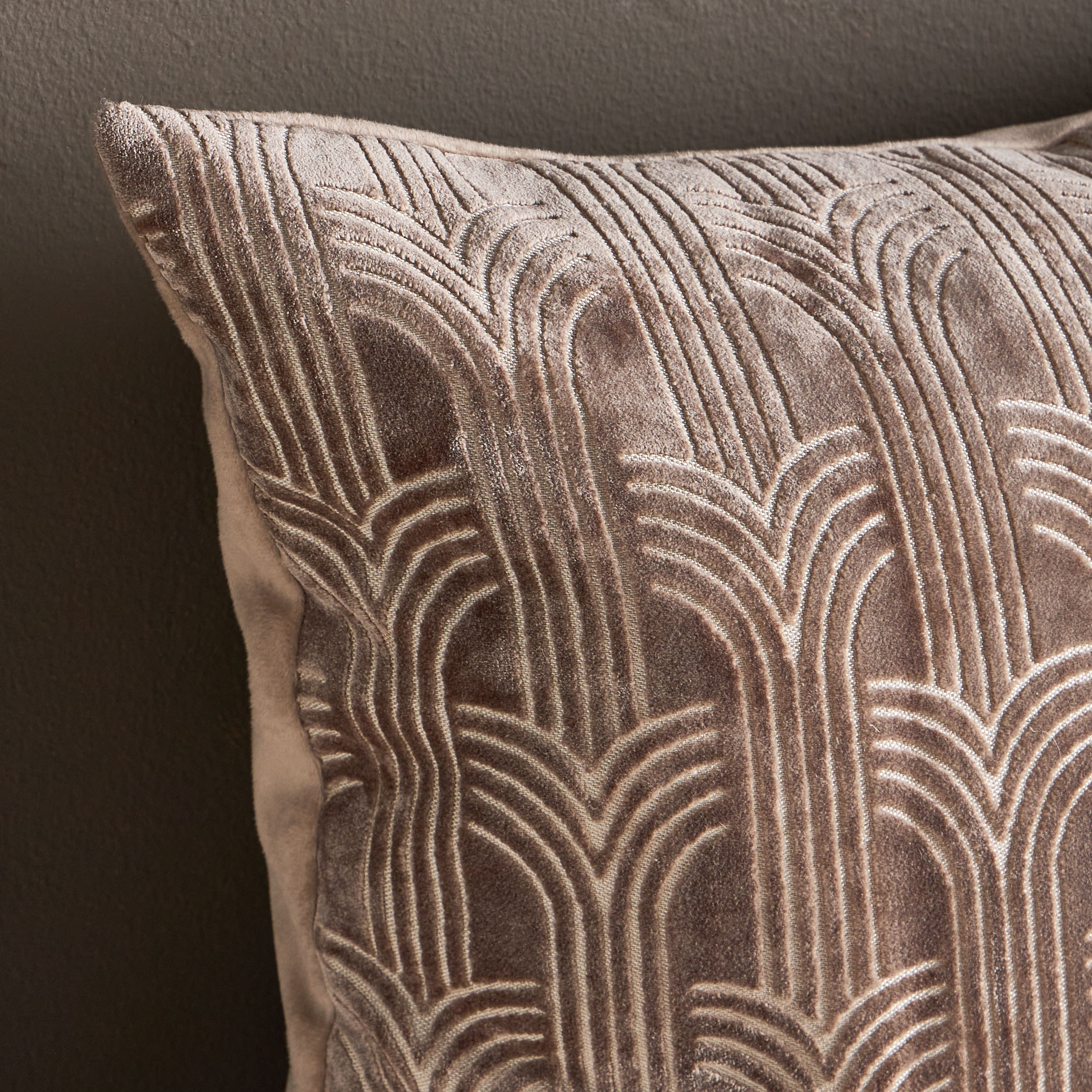 Aqwas Jacquard Filled Cushion - 50x50 cm-household-cushionsandthrows-filledcushions-decorativecushions-image-2