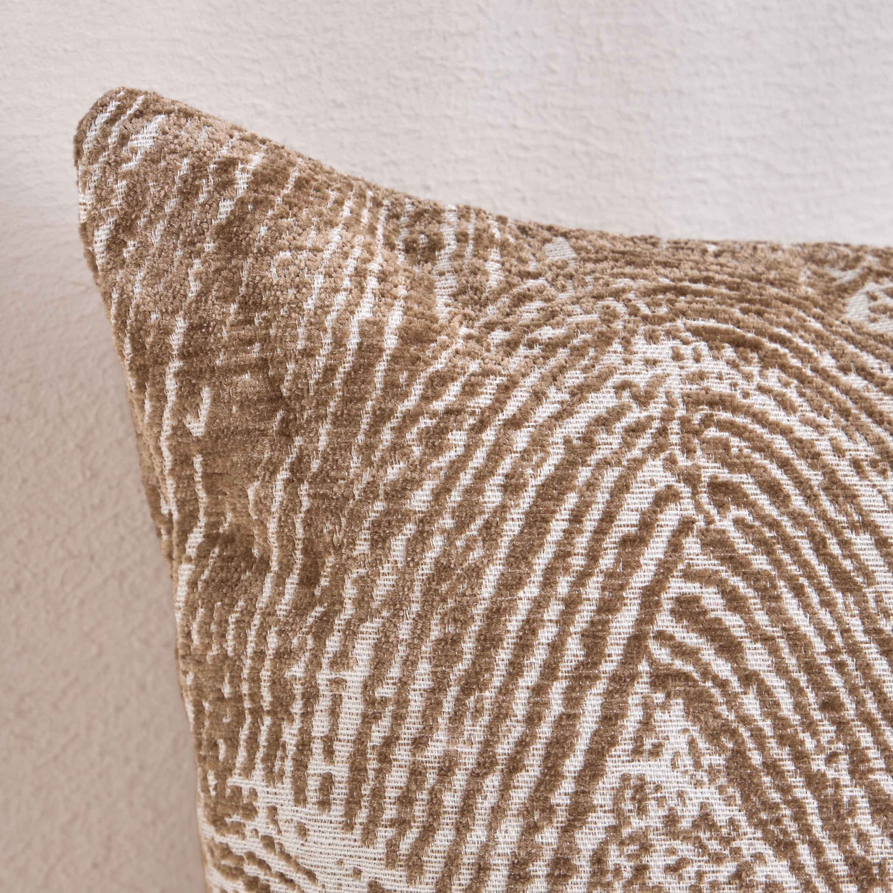Mawjat Jacquard Filled Cushion - 50x50 cm-household-cushionsandthrows-filledcushions-decorativecushions-image-2