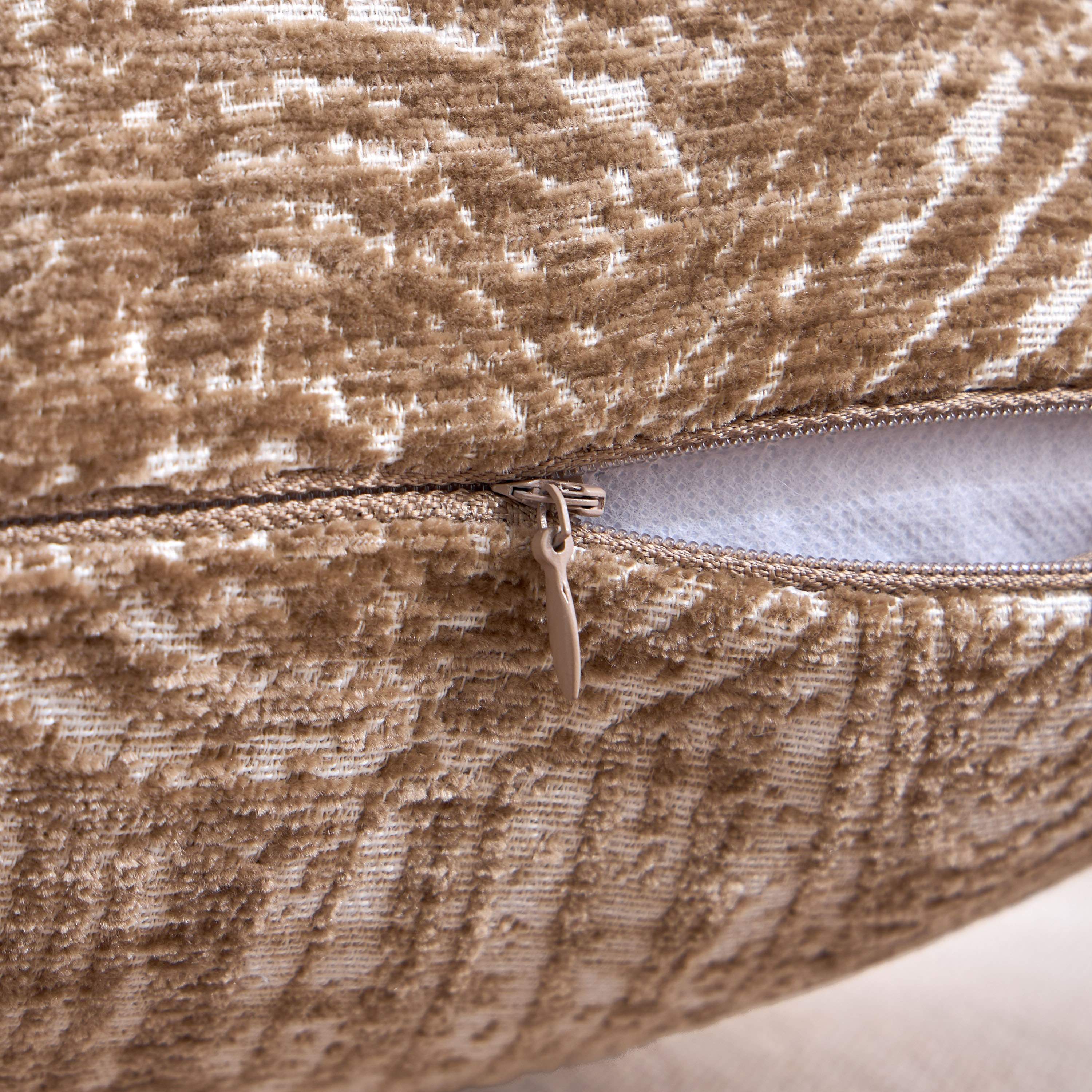 Mawjat Jacquard Filled Cushion - 50x50 cm-household-cushionsandthrows-filledcushions-decorativecushions-image-3