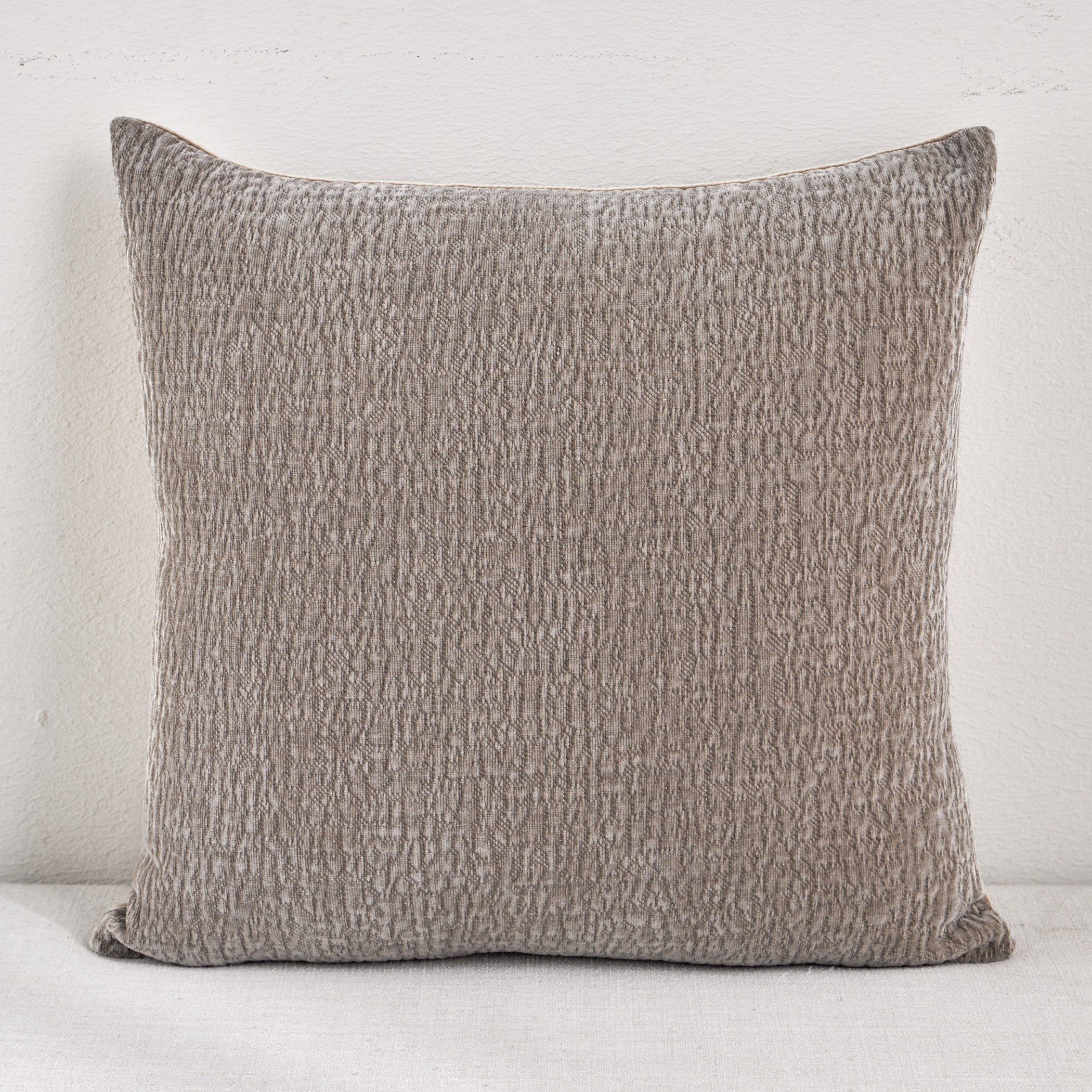Jibal Abstract Jacquard Filled Cushion - 50x50 cm-household-cushionsandthrows-filledcushions-decorativecushions-image-10