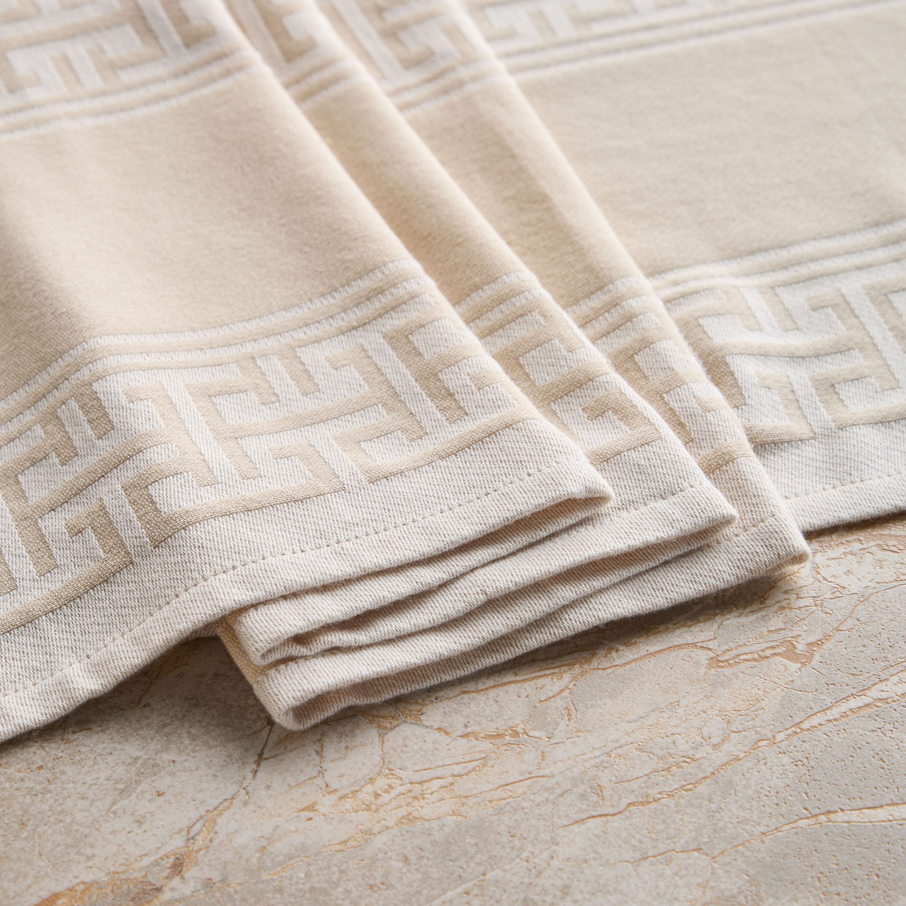 Solena Runner - 33x180 cm-household-dining-tablelinen-runnersandtablecovers-image-3