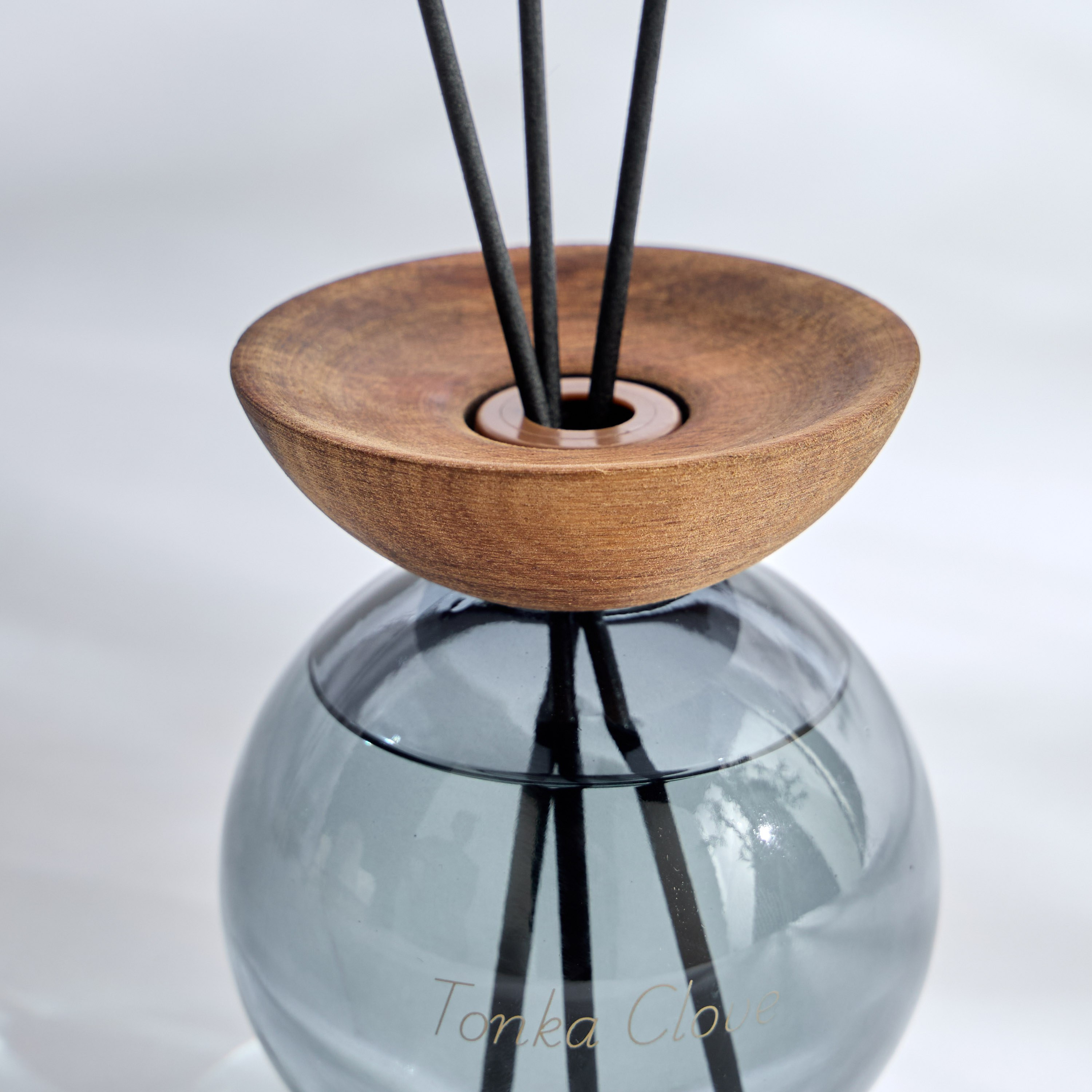 Sherwood Spicy Tonka Clove Reed Diffuser - 200 ml-household-homefragrance-reeddiffusers-image-3