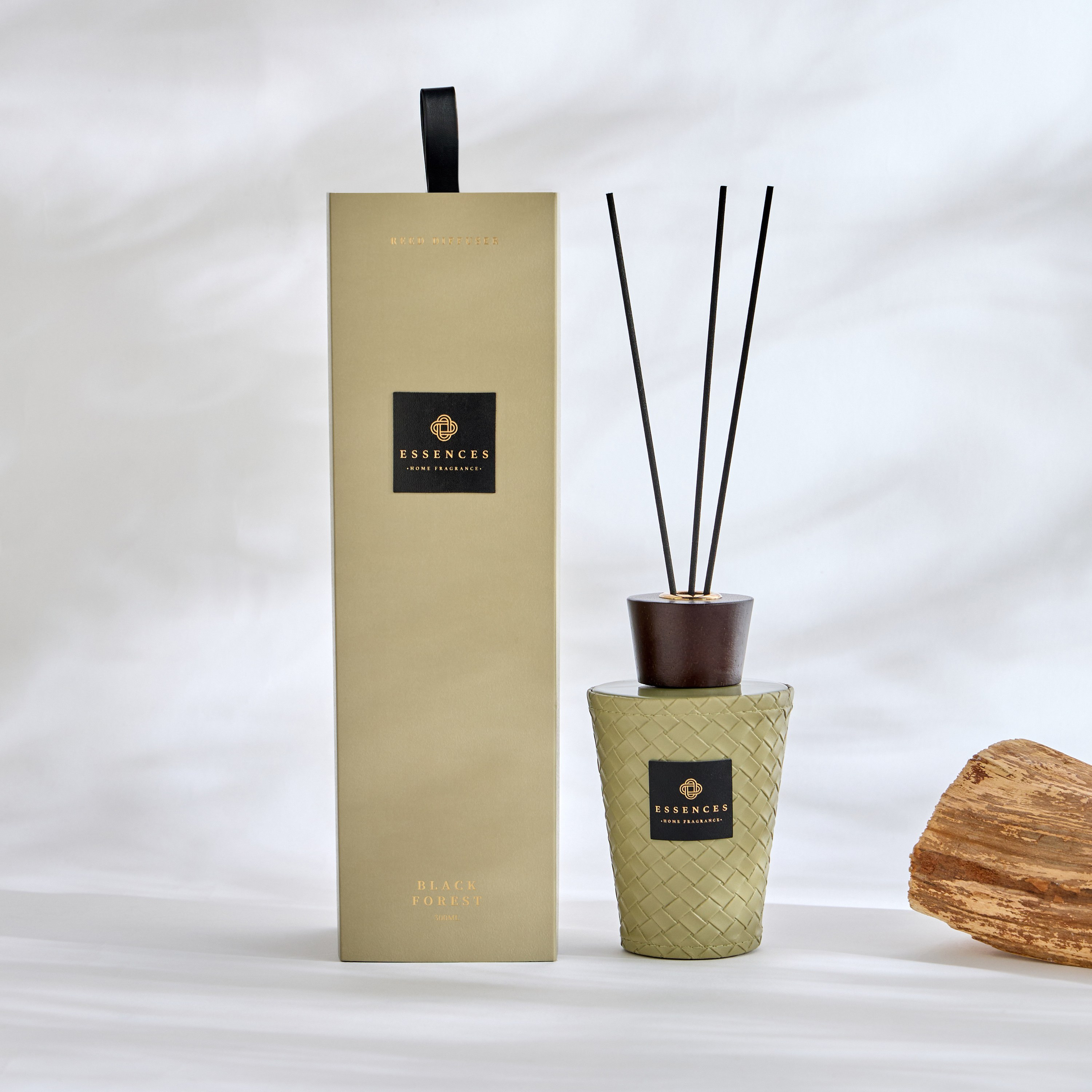 Essenza Forest Green Reed Diffuser - 300 ml-household-homefragrance-reeddiffusers-image-2