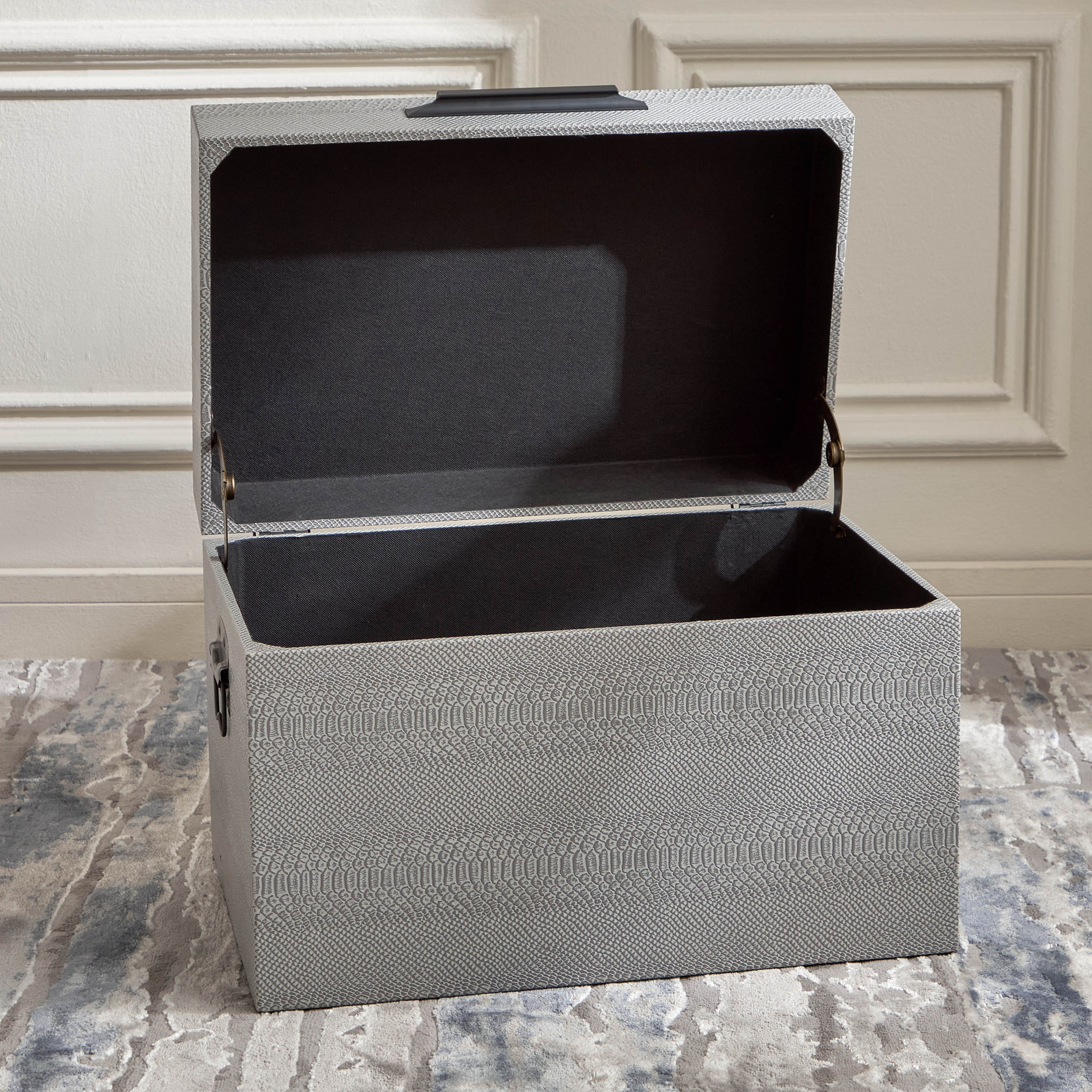 Rory Storage Trunk - Large-household-storage-storagesolutions-trunks-image-2