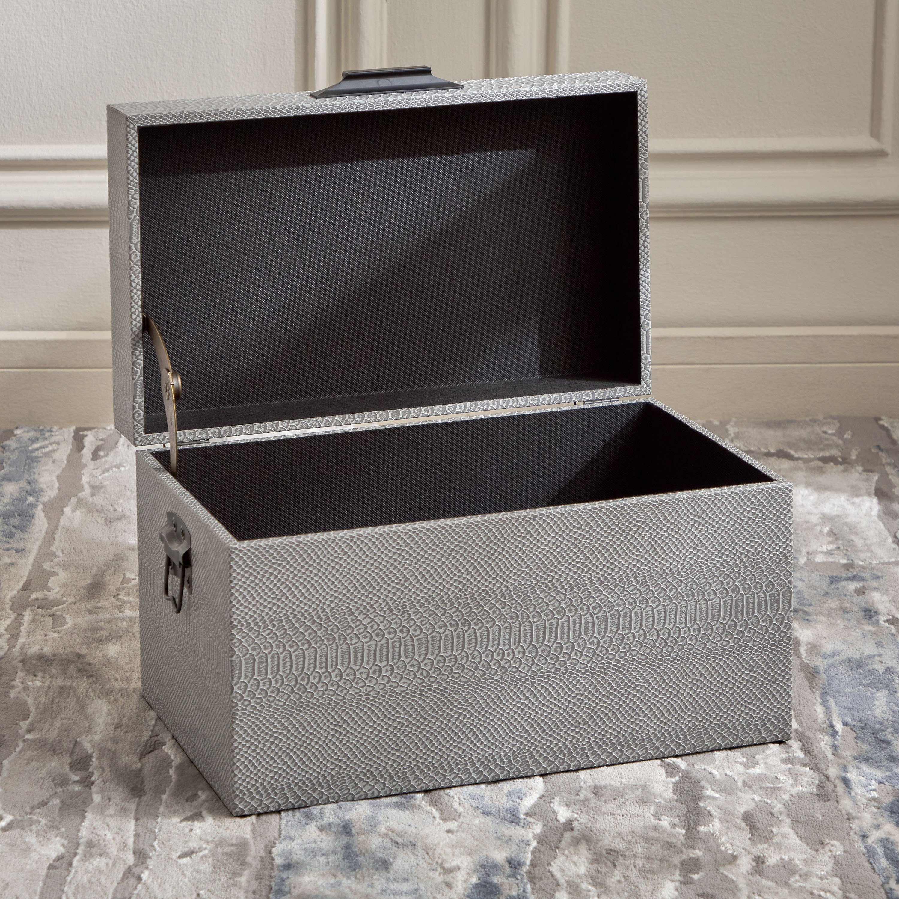 Rory Storage Trunk - Small-household-storage-storagesolutions-trunks-image-2