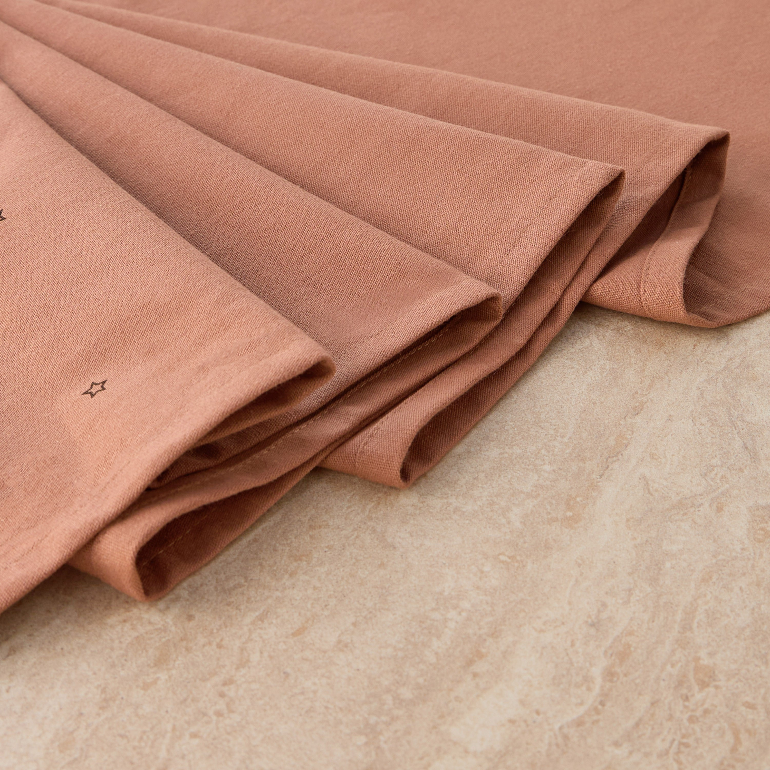 Nadiya Runner - 180x33 cm-household-dining-tablelinen-runnersandtablecovers-image-2