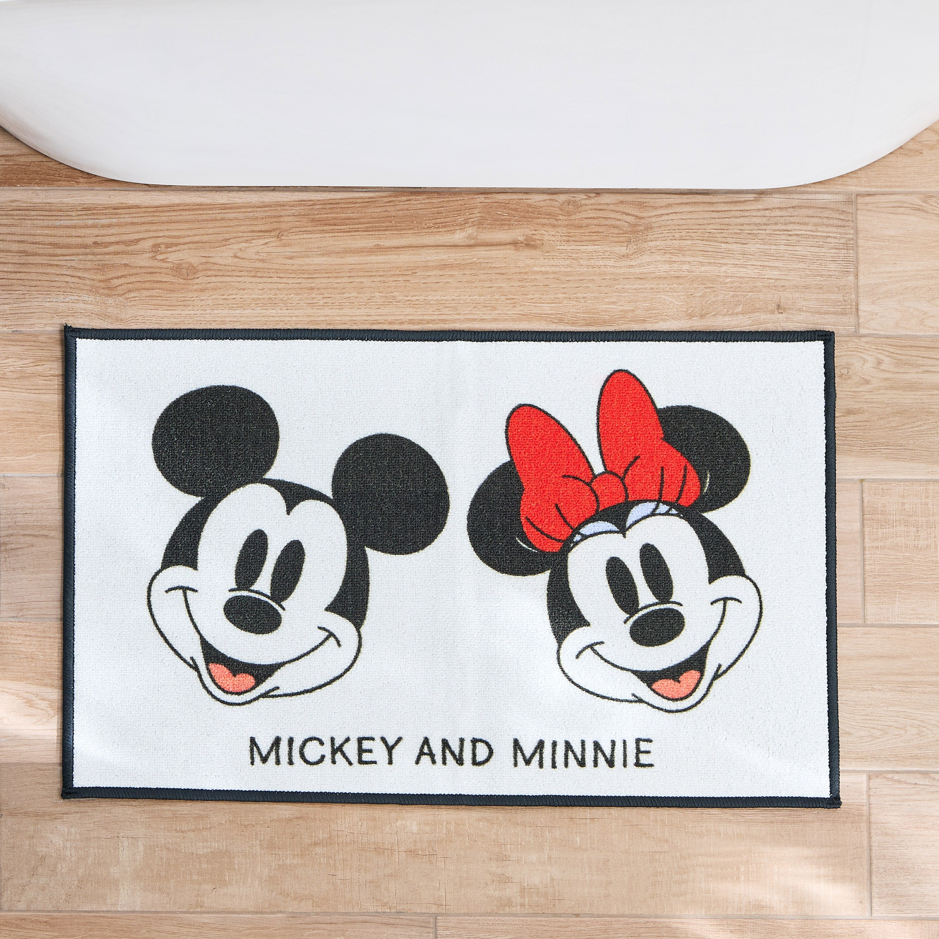 سجادة حمام بتصميم ميكي وميني - 50x80 سم-babyandkids-bathandstorage-bath-bathmats-image-1