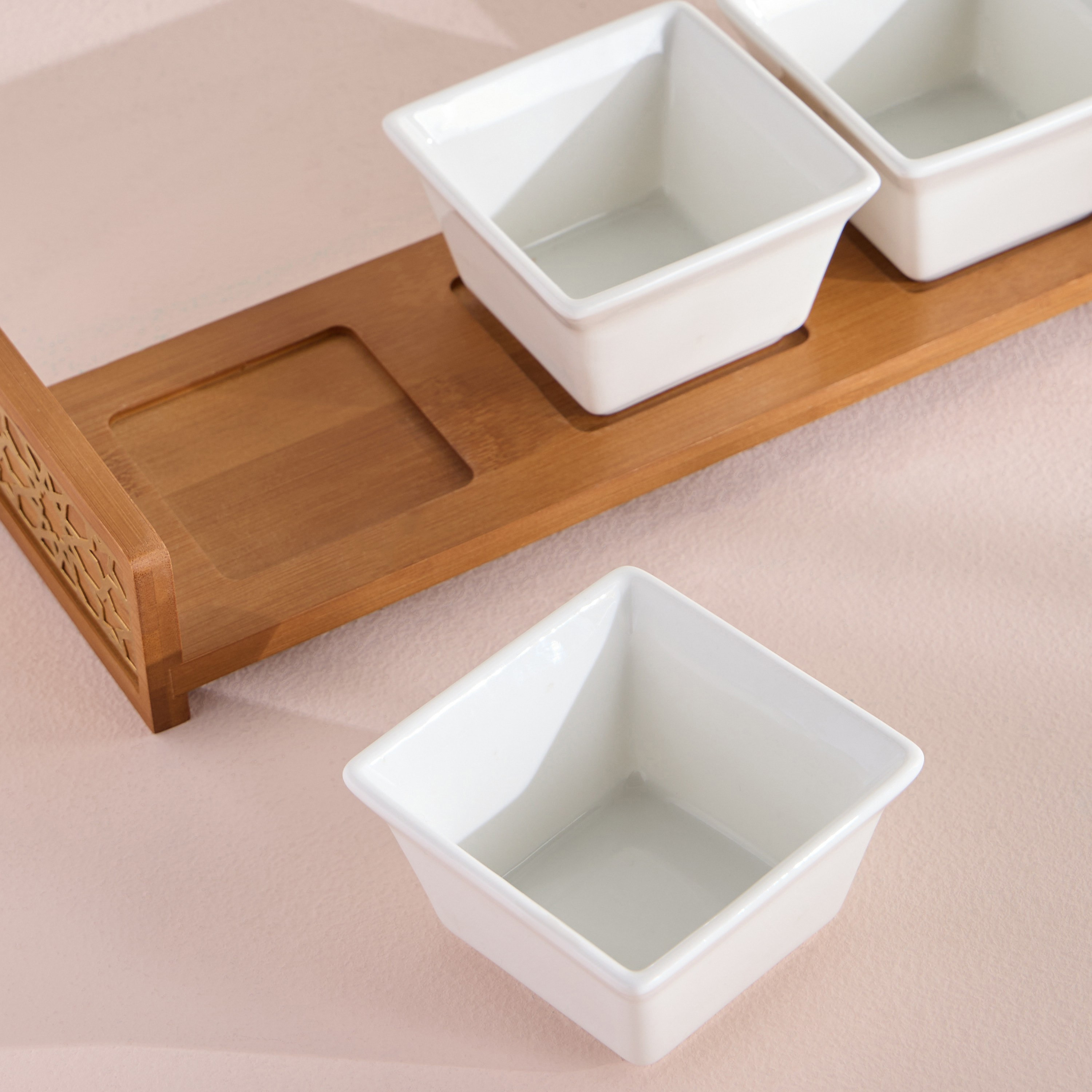 Mashrabiya Condiment Set-household-dining-serveware-chipsanddip-image-2