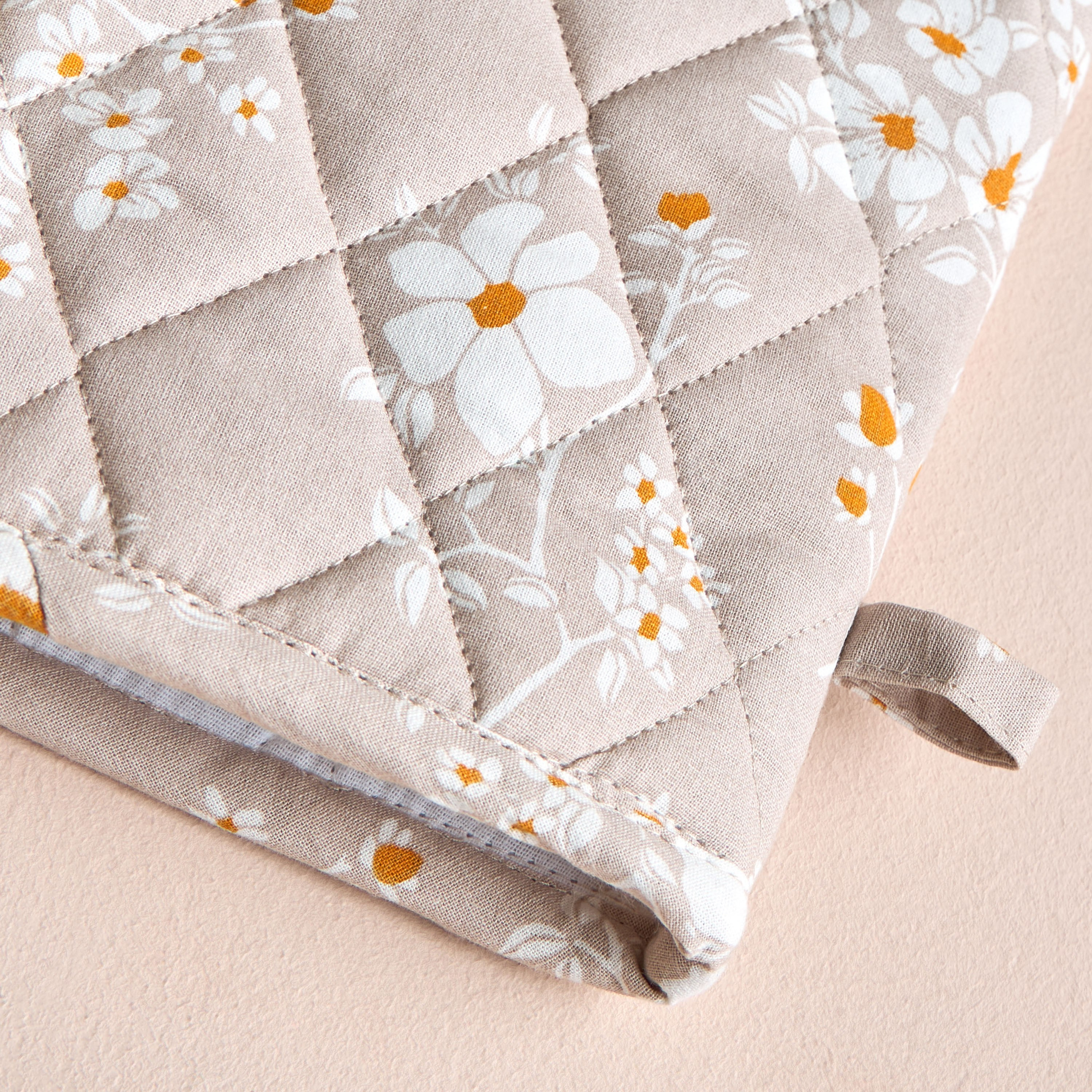 Isla Oven Mitten-household-kitchen-kitchenlinen-apronsmittsandpotholders-image-2