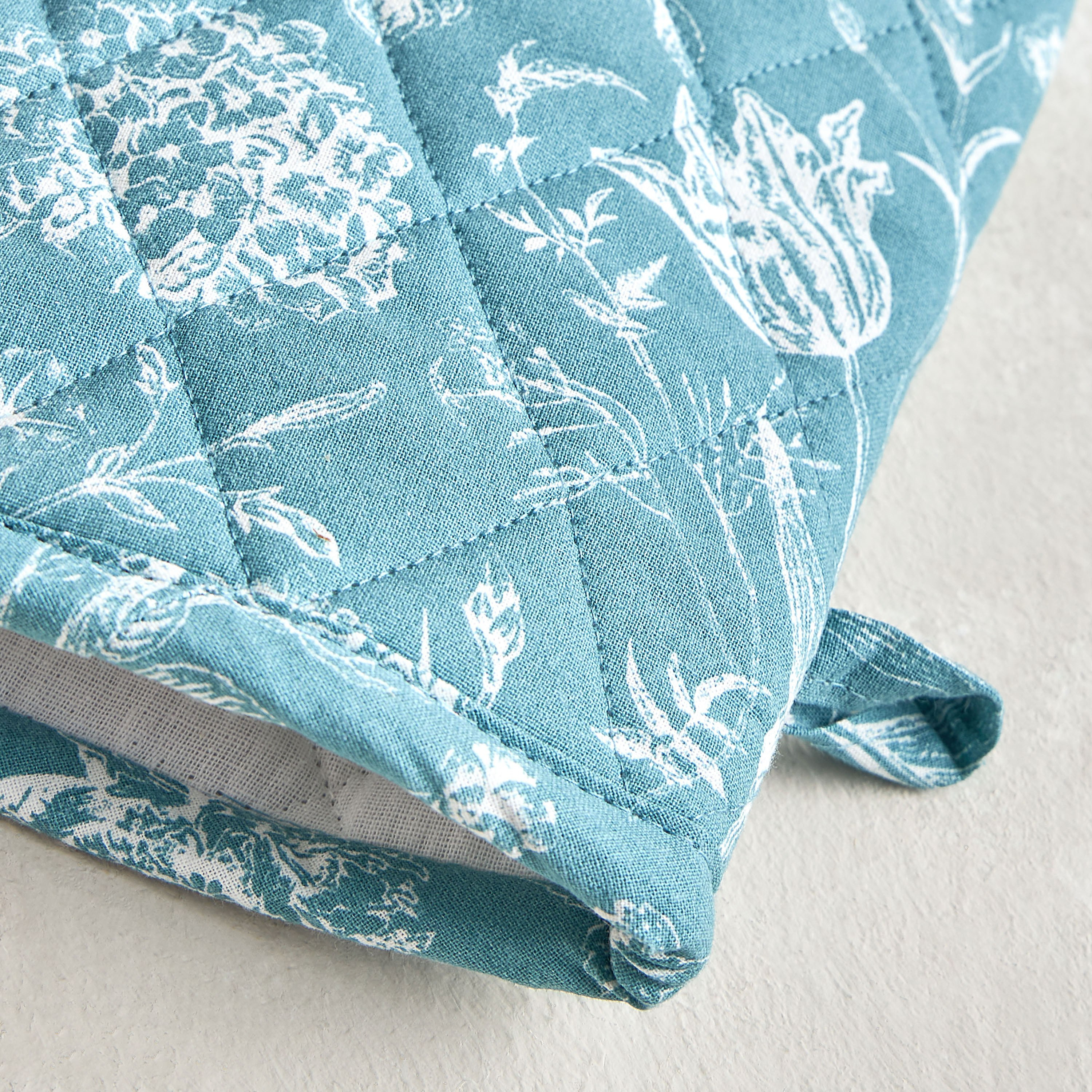 Millie Oven Mitten-household-kitchen-kitchenlinen-apronsmittsandpotholders-image-2