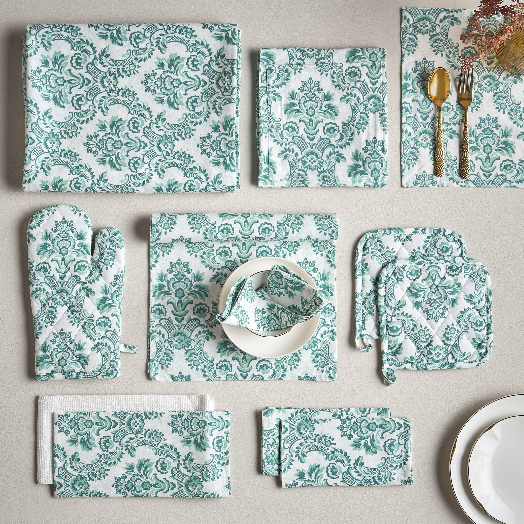 Isabella Table Runner - 33x120 cm-household-dining-tablelinen-runnersandtablecovers-image-4