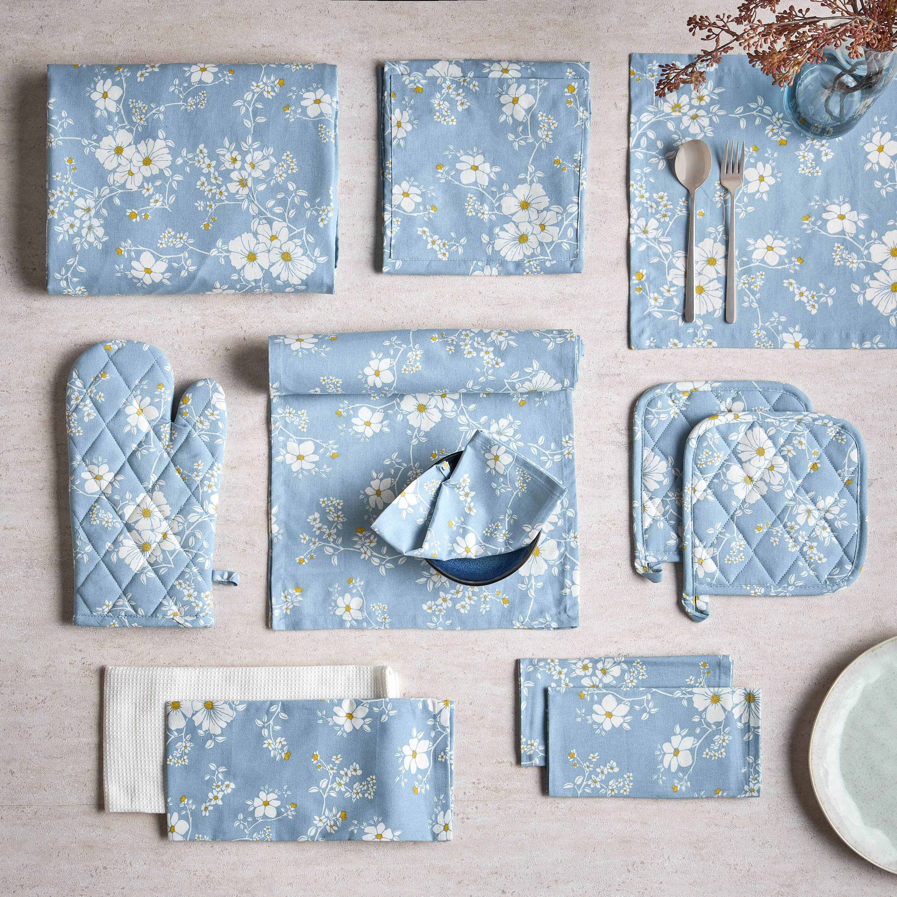 Isla Table Runner - 33x120 cm-household-dining-tablelinen-runnersandtablecovers-image-4