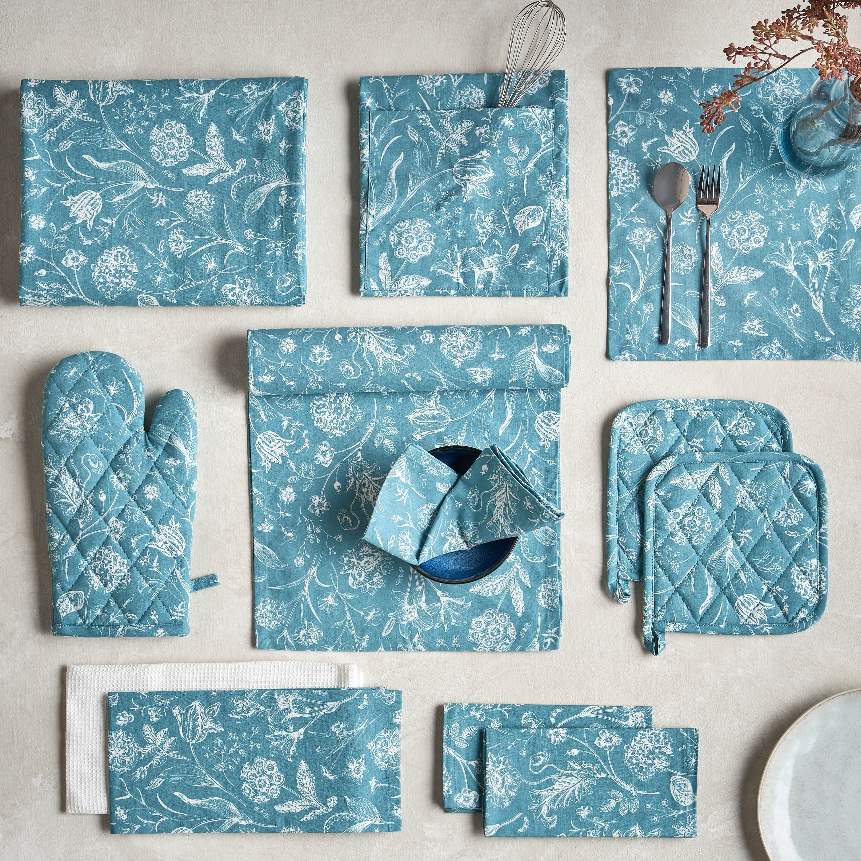 Millie Table Cover - 150x250 cm-household-dining-tablelinen-runnersandtablecovers-image-4