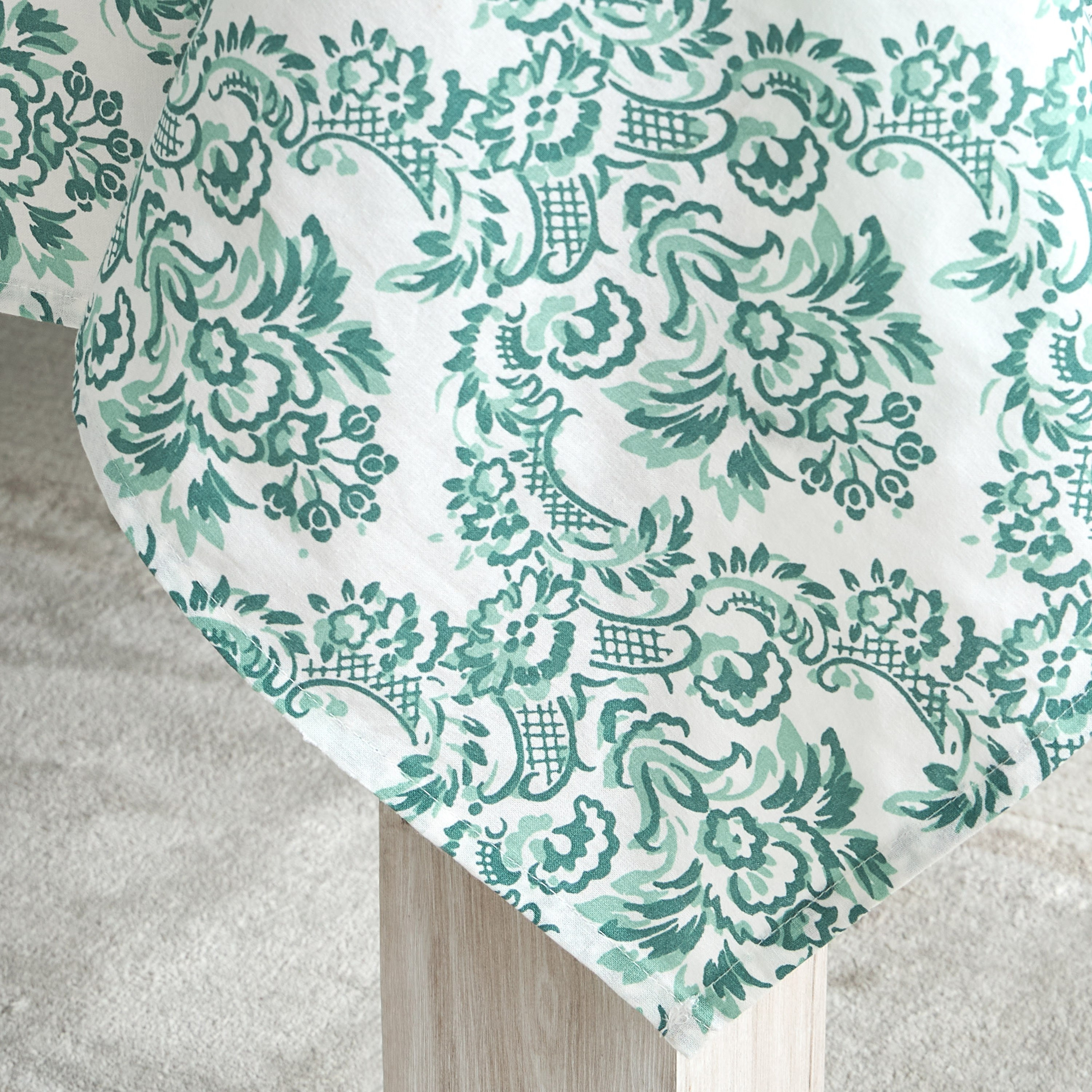 Isabella Table Cover - 180x300 cm-household-dining-tablelinen-runnersandtablecovers-image-3
