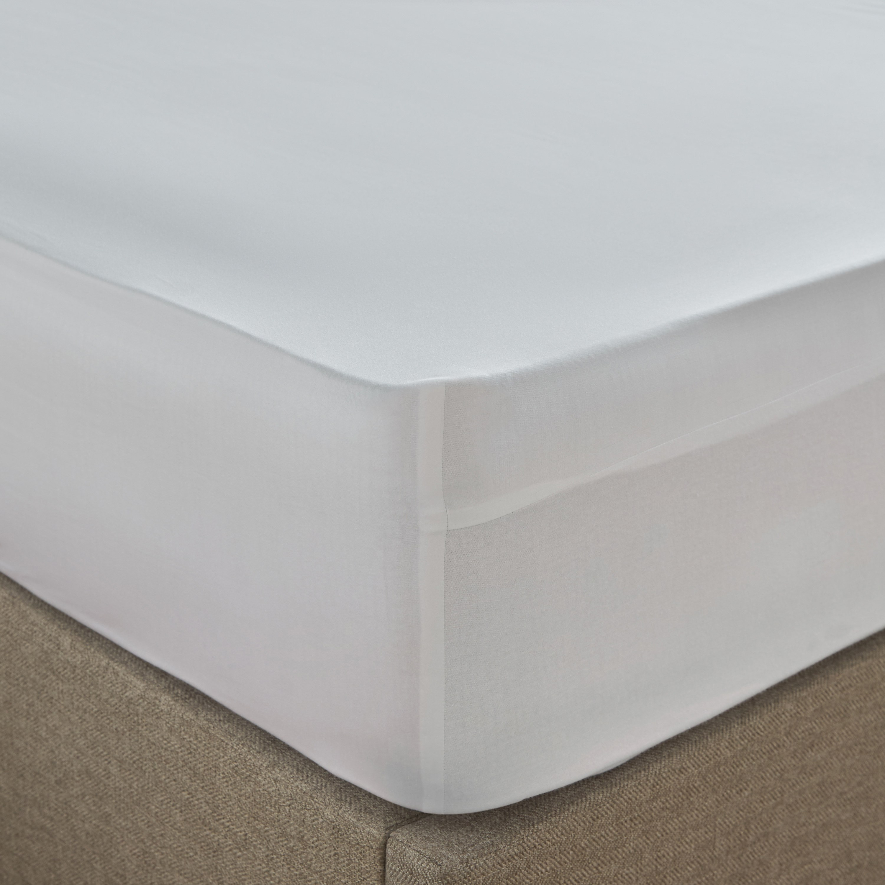شرشف مطاطي كوين قطن بيما ساتان سادة بعدد خيوط 525 خيط - 160x200 سم-household-bedding-sheetsandpillowcases-fittedsheets-image-4
