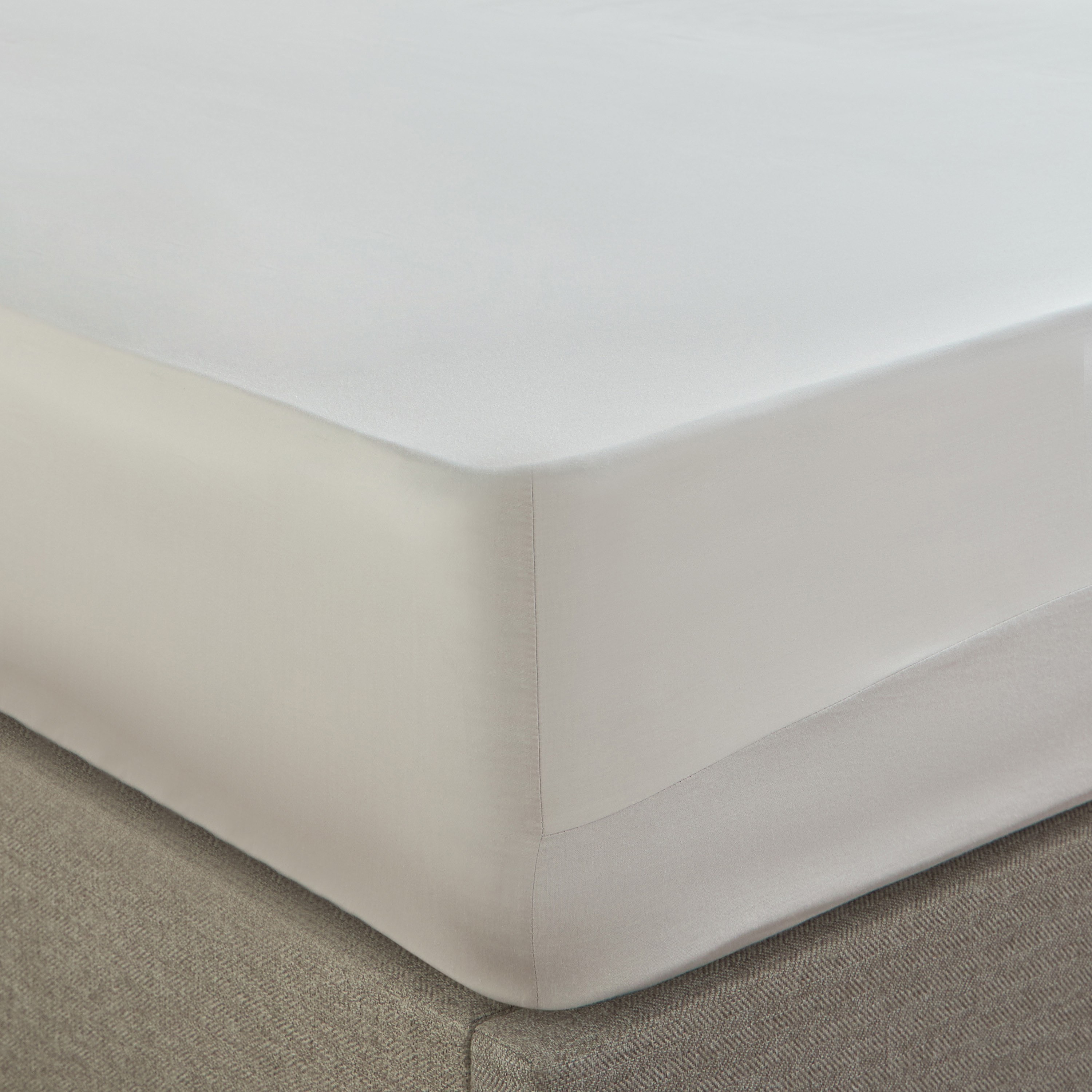 Solid Satin Pima Cotton 525 Thread Count Super King Fitted Sheet - 200x205 cm-household-bedding-sheetsandpillowcases-fittedsheets-image-1