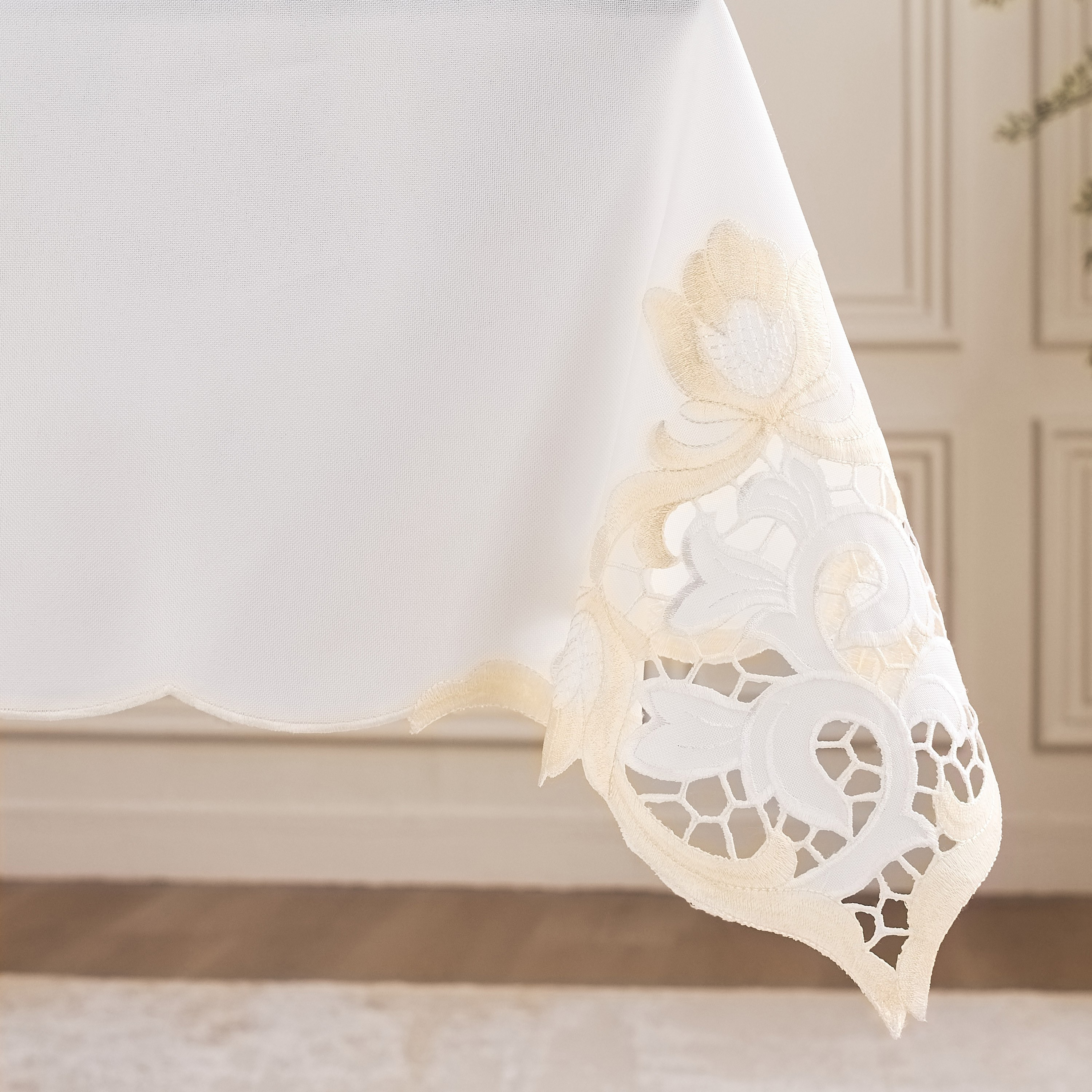 مفرش طاولة - حبيب - 175x300 سم-household-dining-tablelinen-runnersandtablecovers-image-3