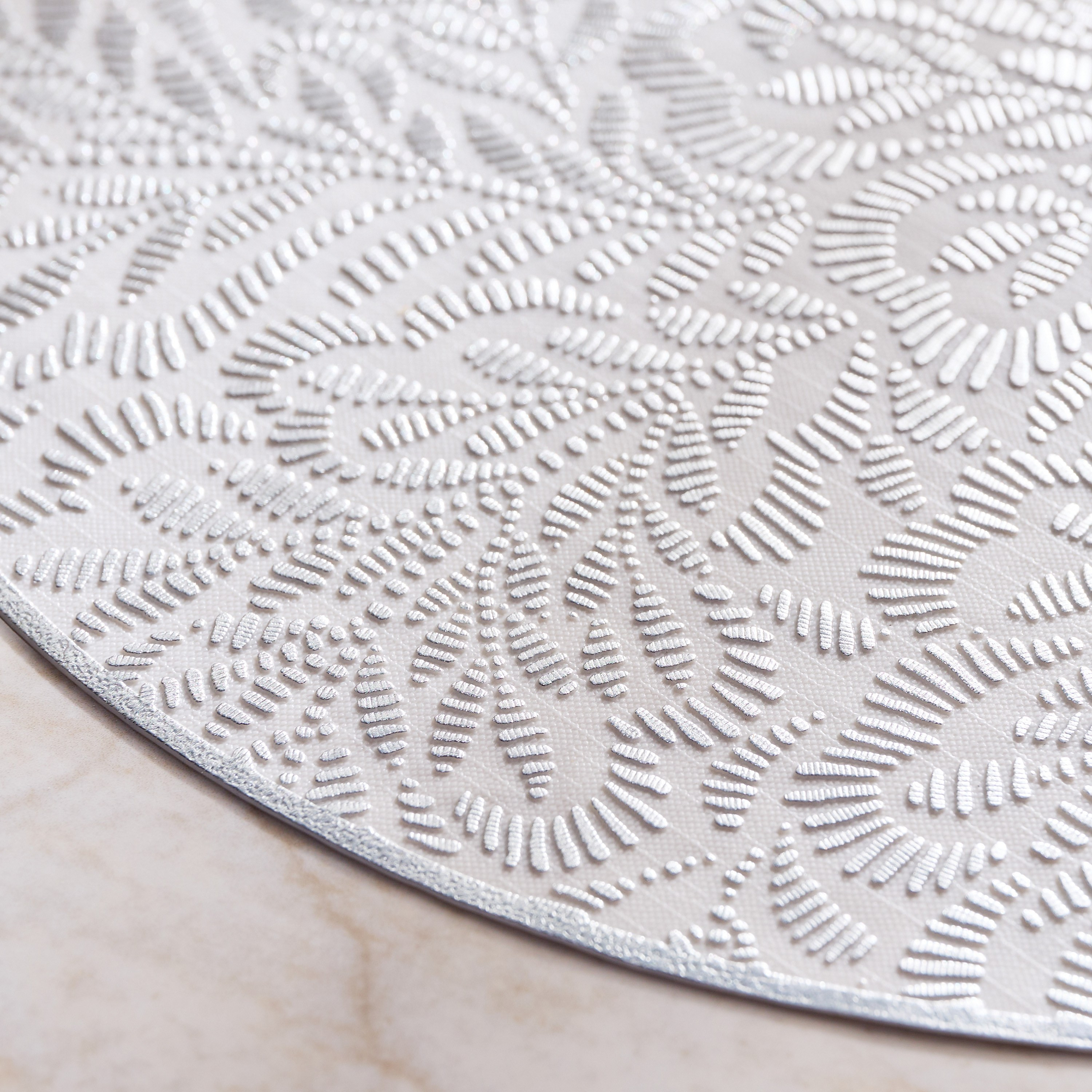 لبادة صحون بتصميم أوراق شجر - قطعة واحدة-household-dining-tablelinen-placemats-image-2