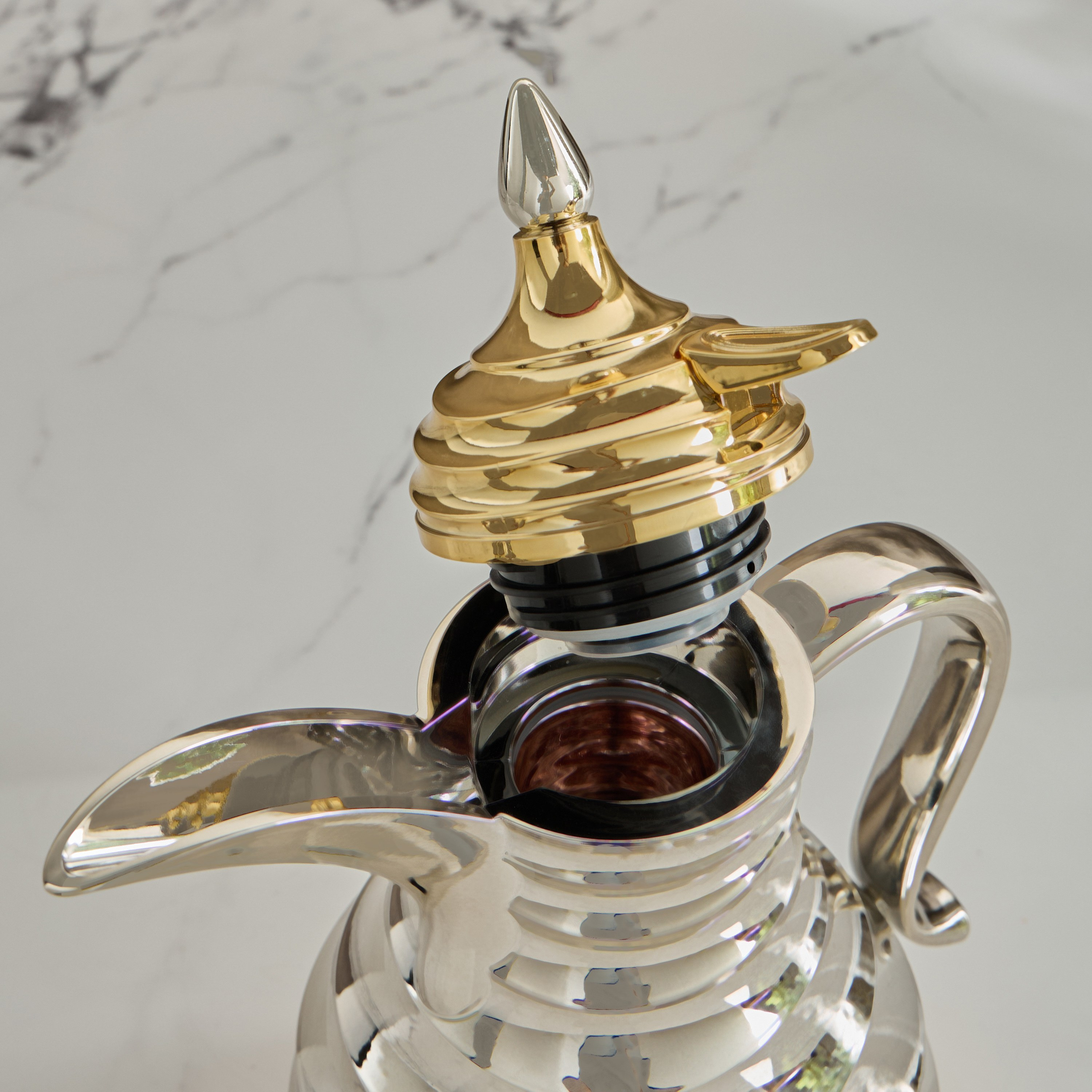 Maheen Metal Flask - 700 ml-household-dining-teaandcoffee-vacuumflaskscoffeeandteapots-image-4