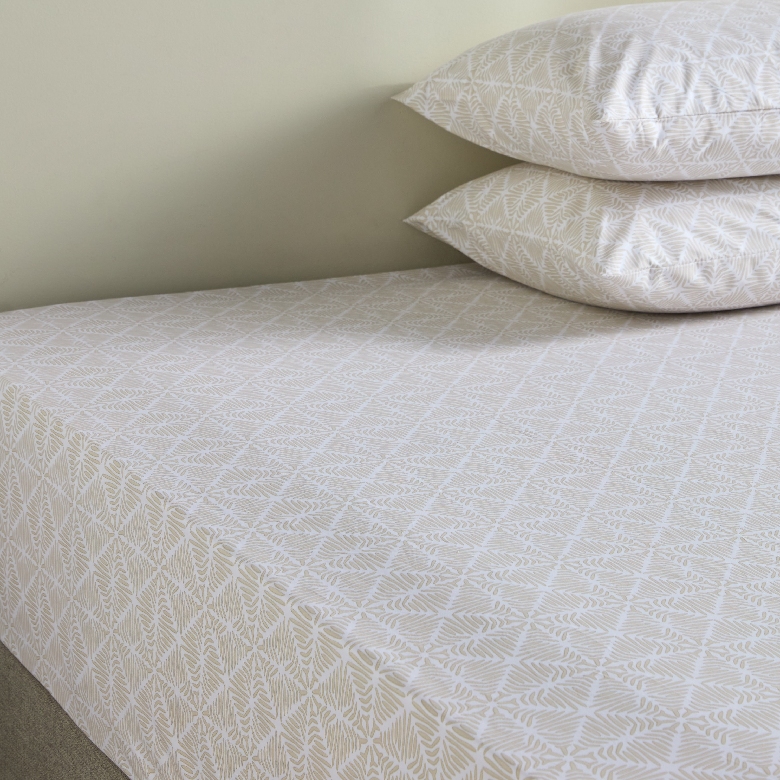 Serenity Cotton Percale Weave 200 Thread Count Single Fitted Sheet - 90x200 cm-household-bedding-sheetsandpillowcases-fittedsheets-image-3