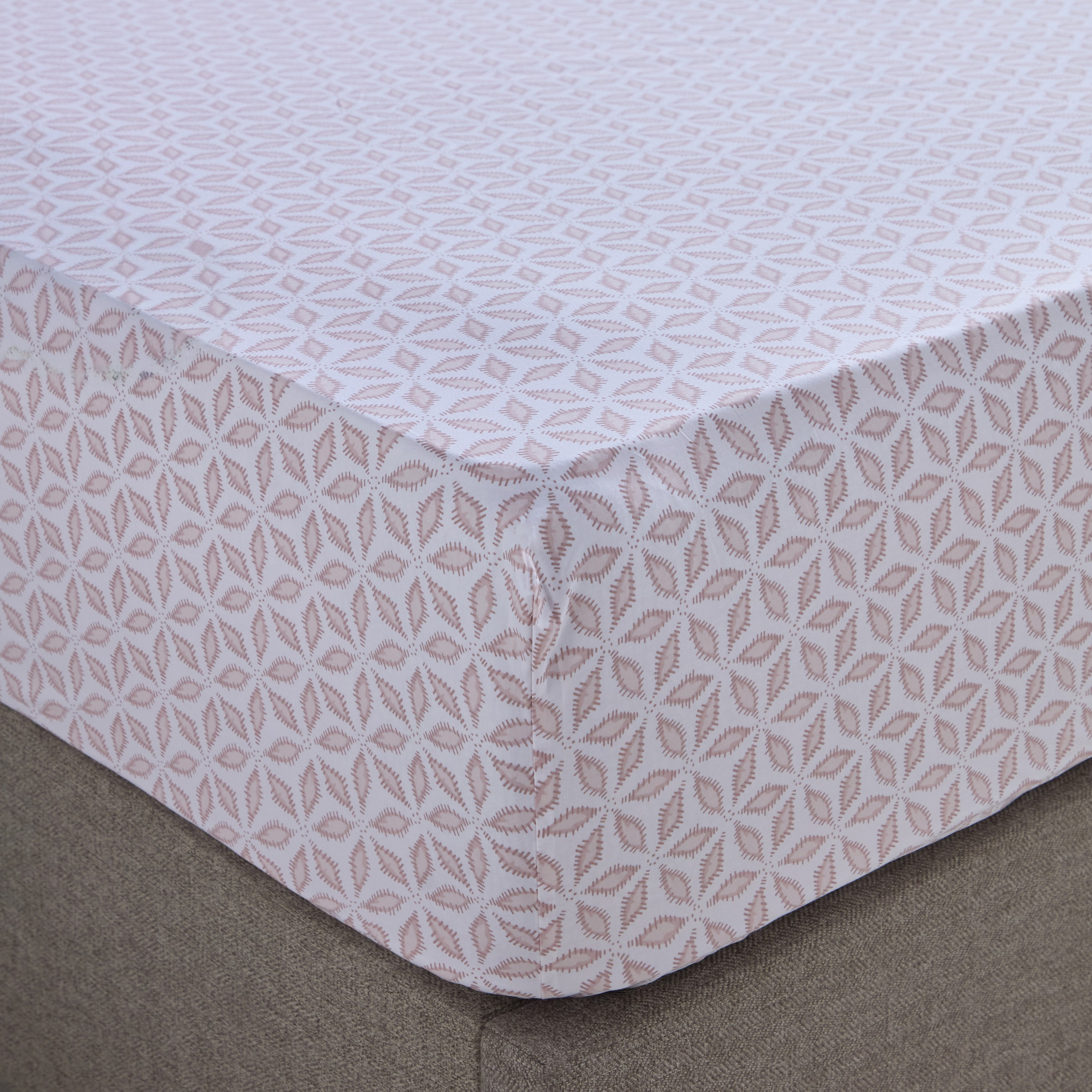 Serenity Cotton Percale 200 Thread Count Super King Fitted Sheet - 200x205 cm-household-bedding-sheetsandpillowcases-fittedsheets-image-1