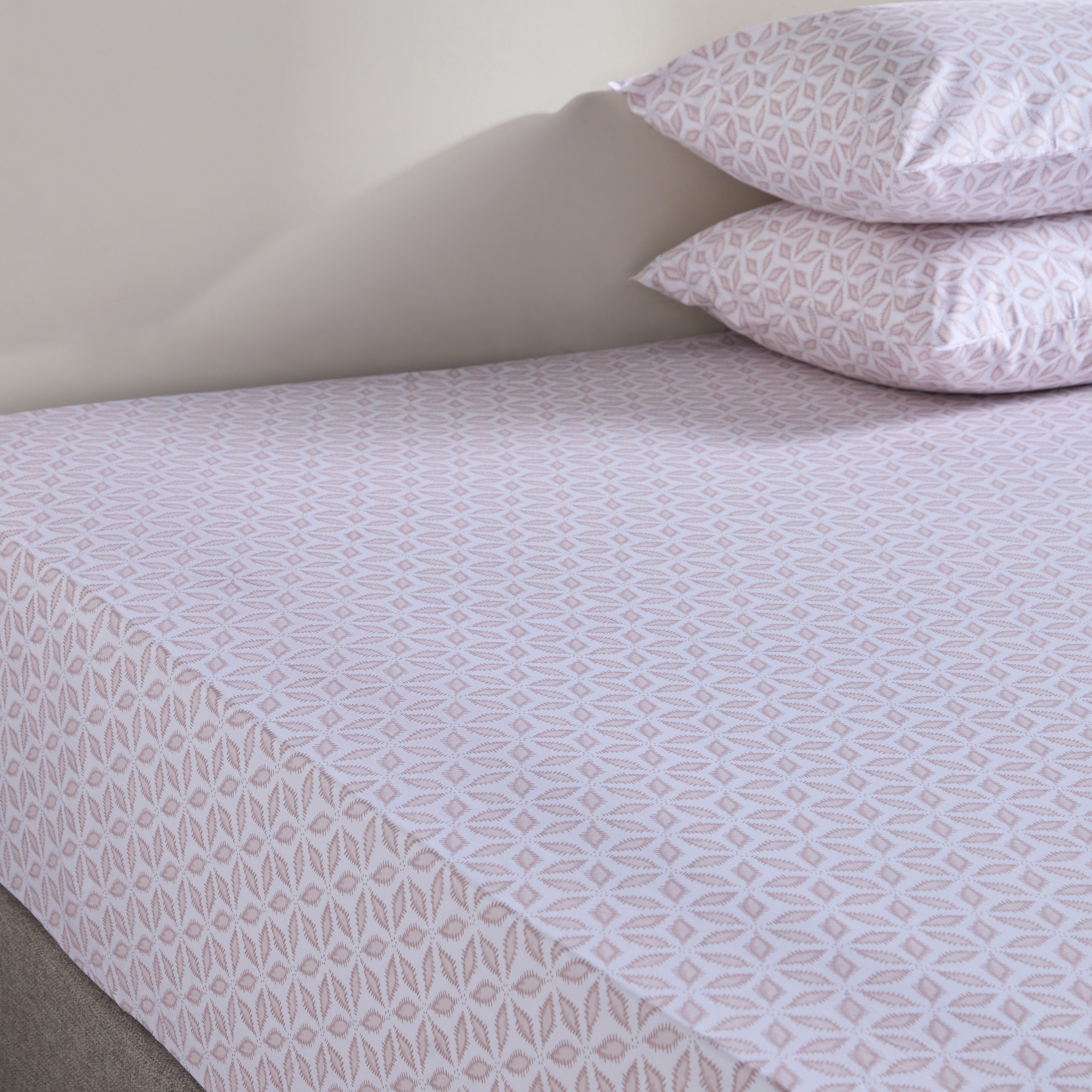 Serenity Cotton Percale 200 Thread Count Super King Fitted Sheet - 200x205 cm-household-bedding-sheetsandpillowcases-fittedsheets-image-3