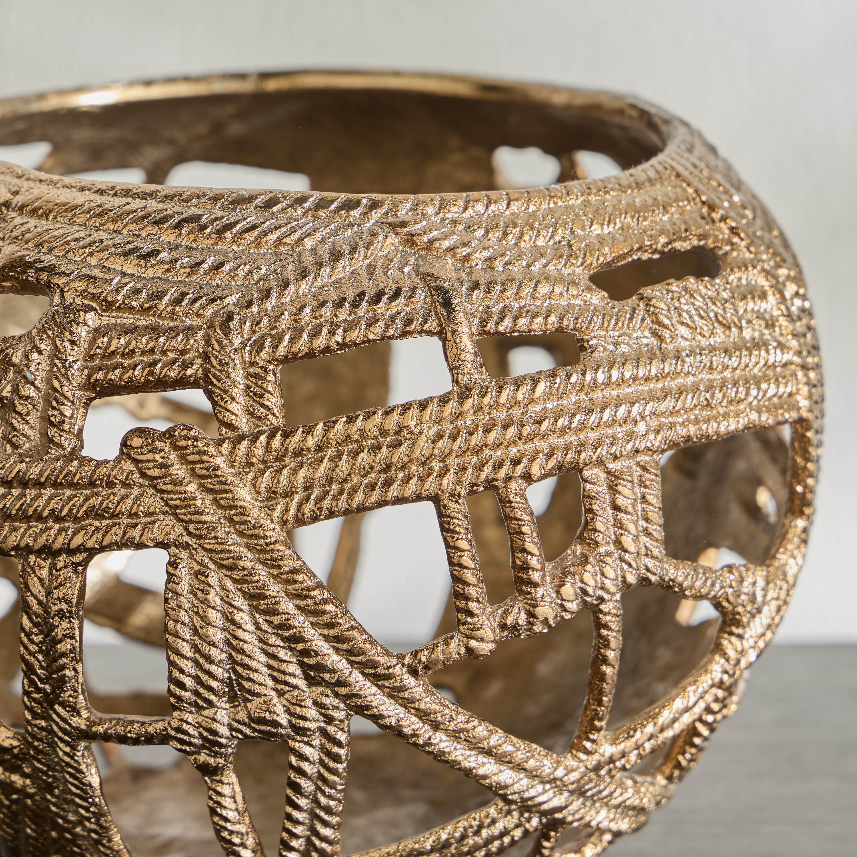 وعاء ديكور معدني - دهب ألورا - 28x28 سم-household-decor-vasesandbowls-image-2