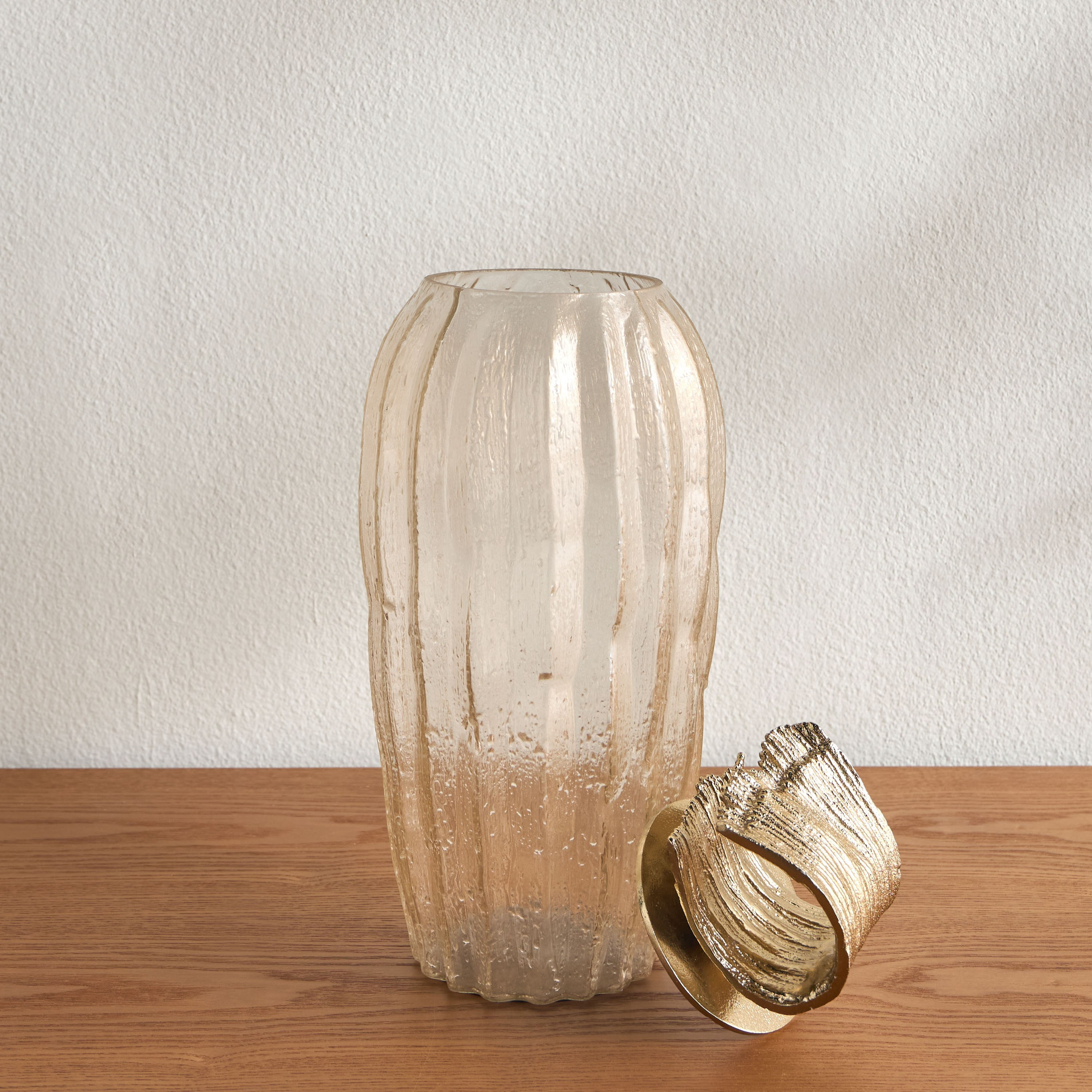 جرة ديكور زجاج - فاطمة جيلدان - 33 سم-household-decor-boxesandtrays-image-2