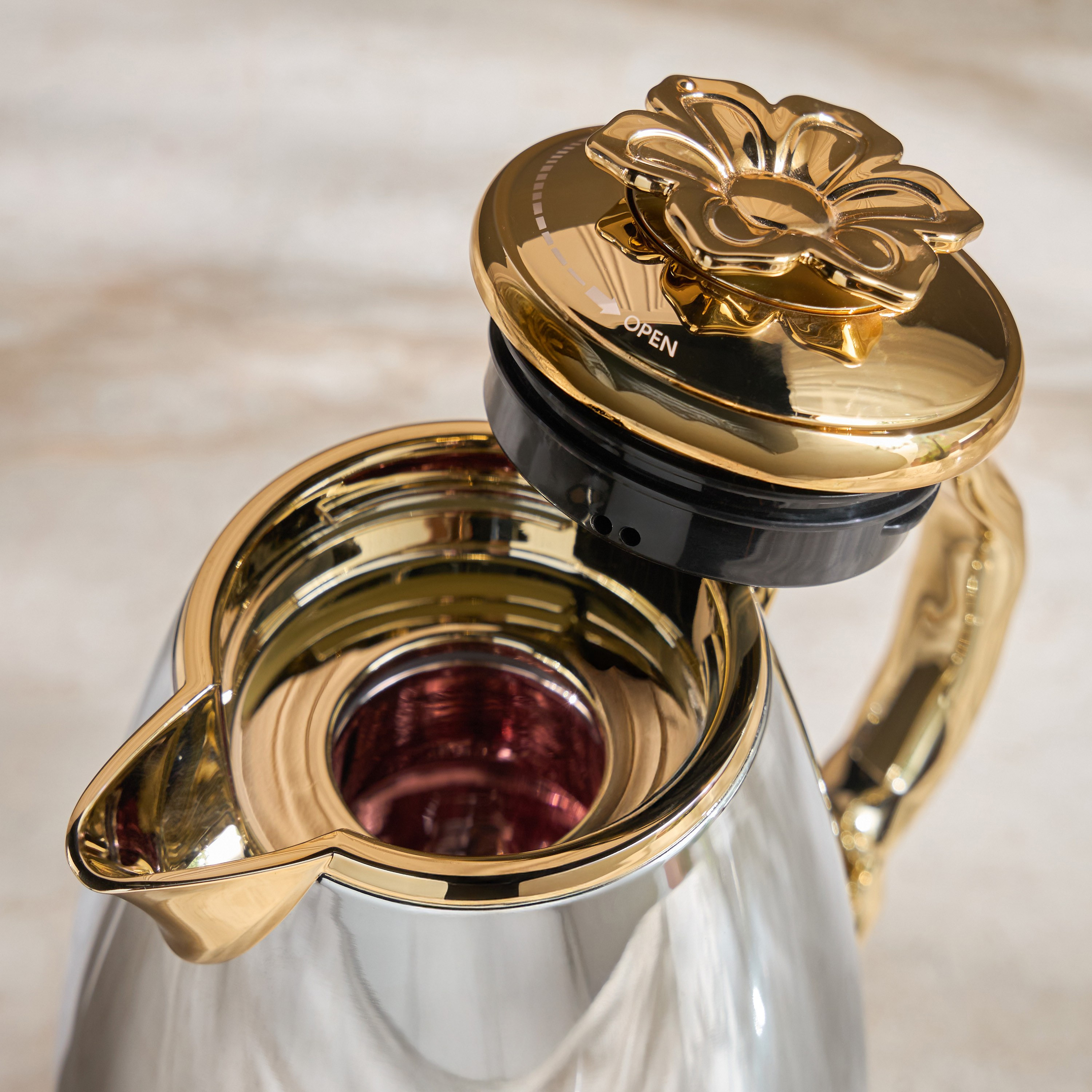 Arwa Metal Flask - 1 L-household-dining-teaandcoffee-vacuumflaskscoffeeandteapots-image-3