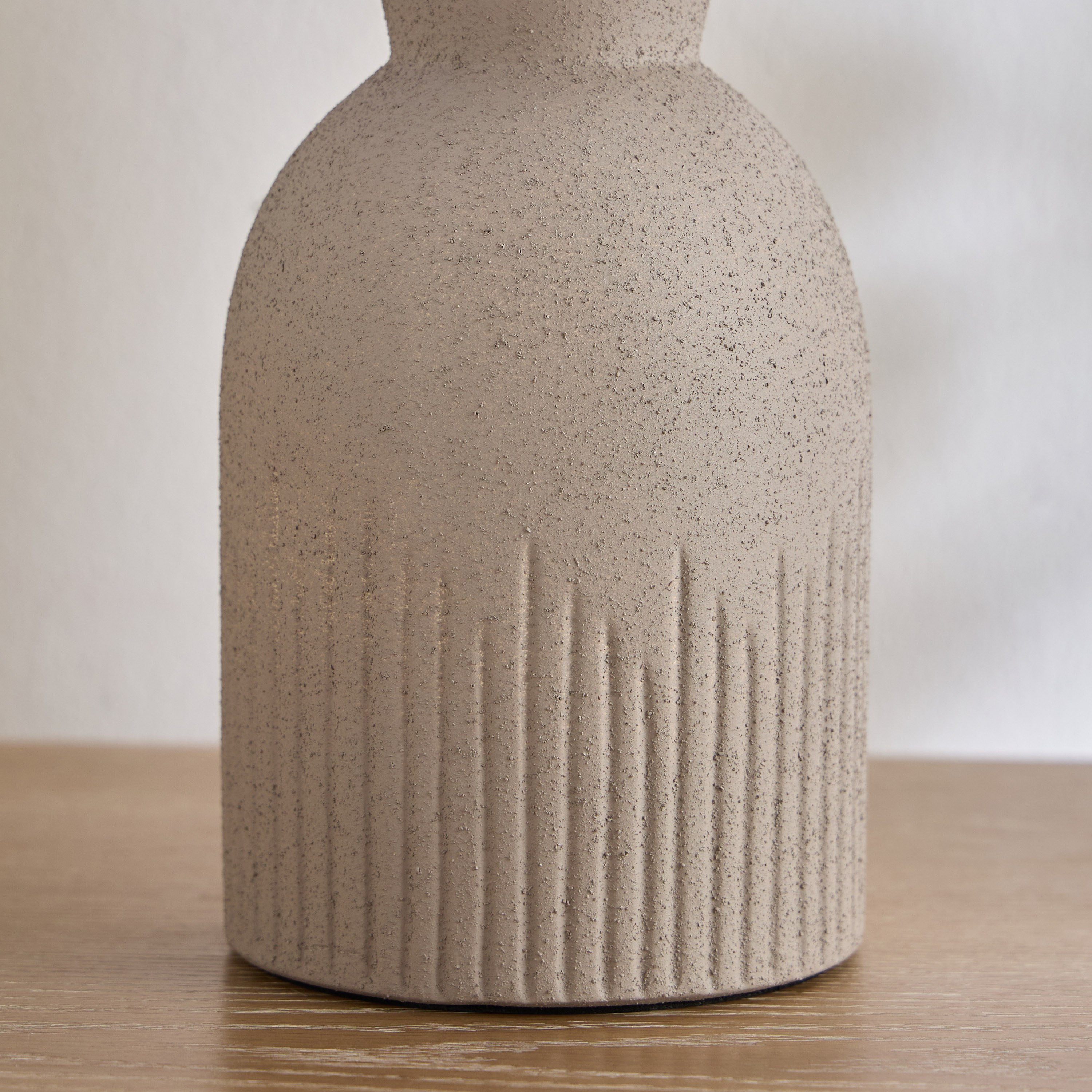 Maisie Ceramic Table Lamp - 41 cm-household-lighting-tableanddesklamps-image-4