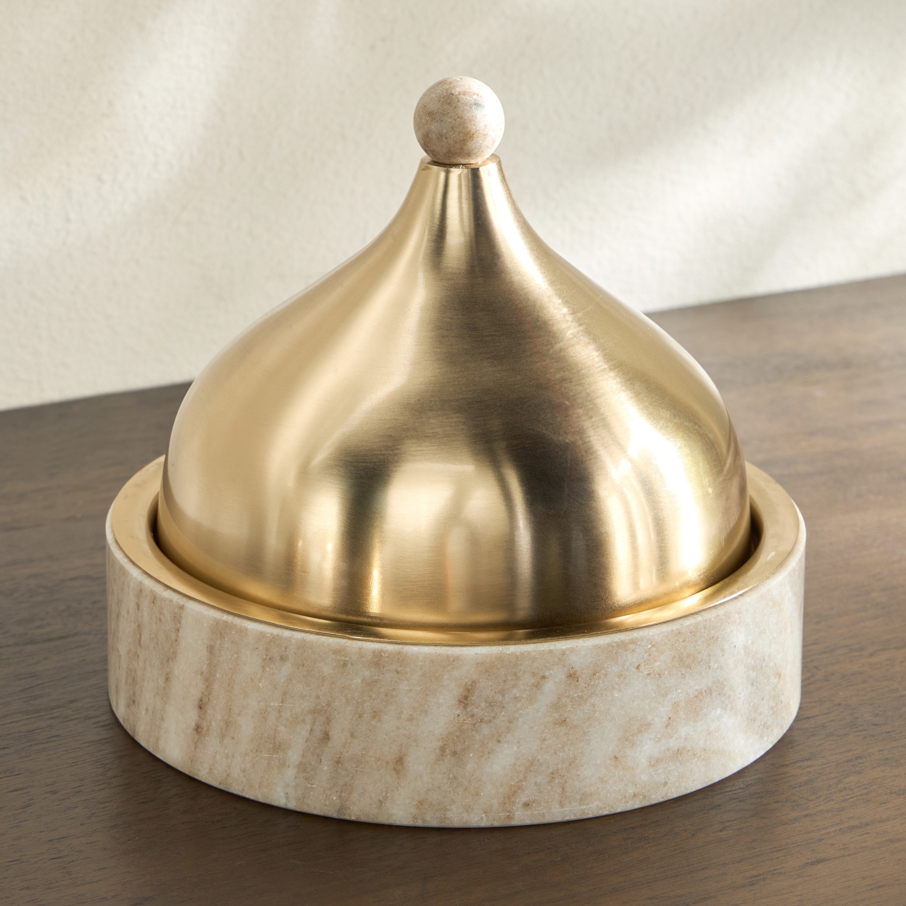 صحن ديكور رخام بقبة - دهب - 20x20 سم-household-dining-serveware-servingplatters-image-1