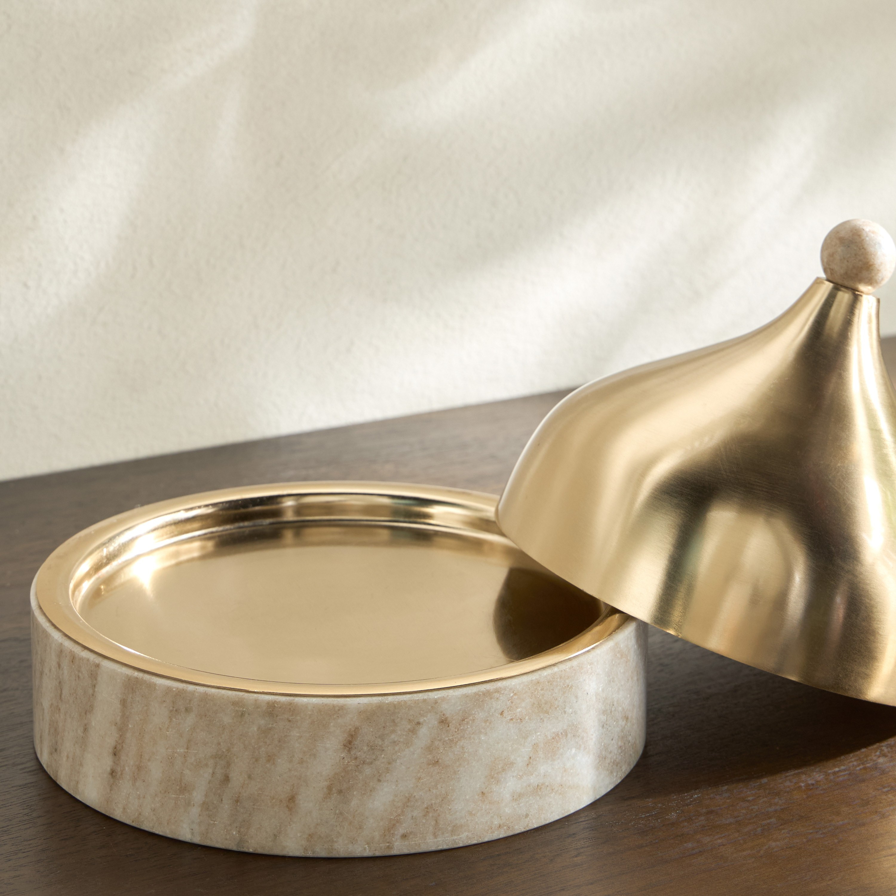 صحن ديكور رخام بقبة - دهب - 20x20 سم-household-dining-serveware-servingplatters-image-2