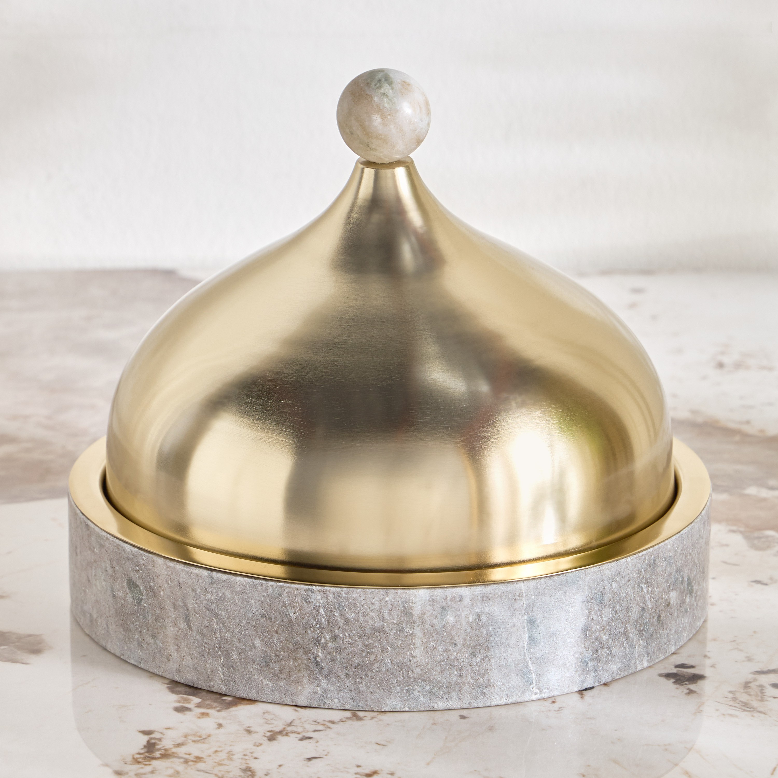 Dahab Domed Cake Platter - 28 cm-household-dining-serveware-servingplatters-image-1