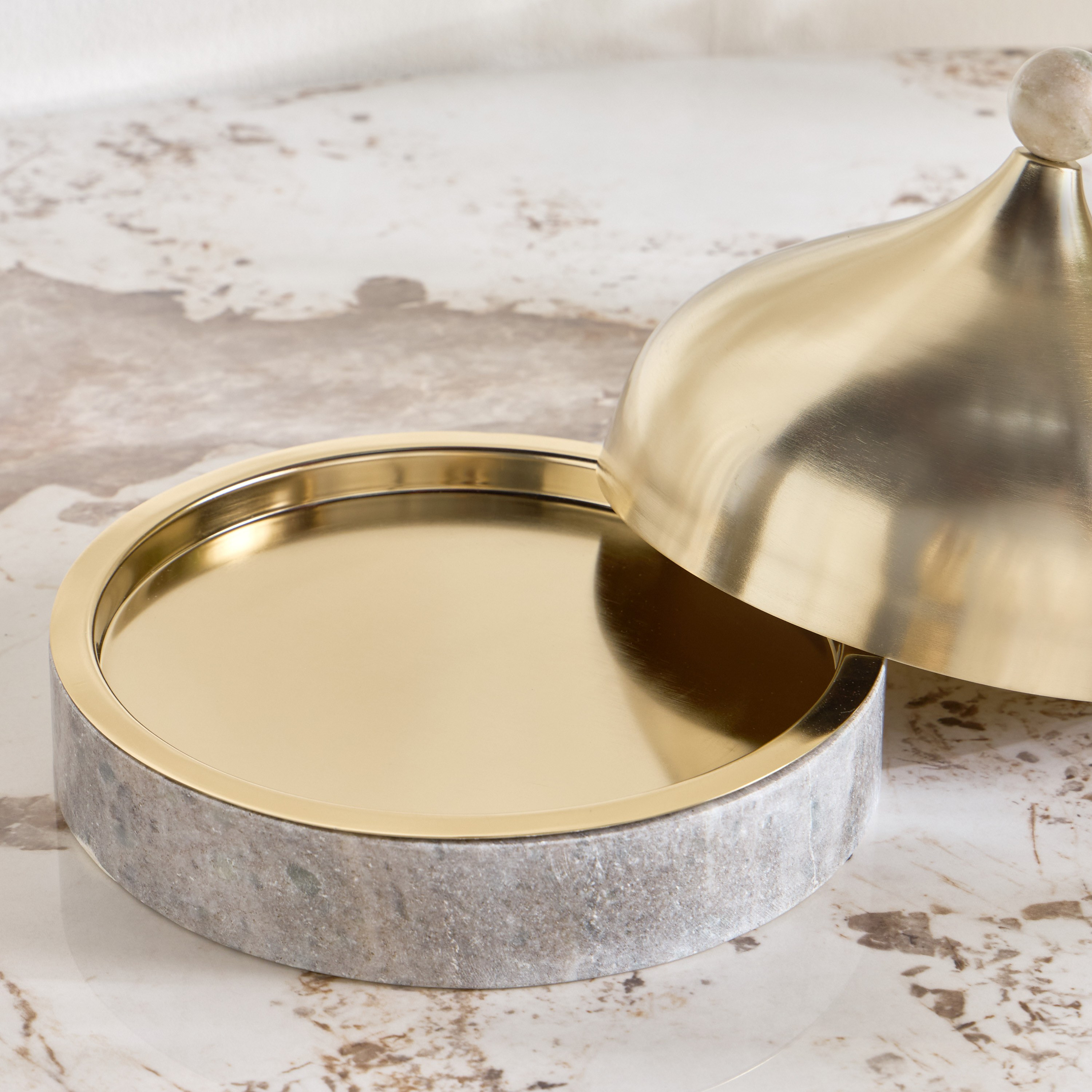 Dahab Domed Cake Platter - 28 cm-household-dining-serveware-servingplatters-image-2