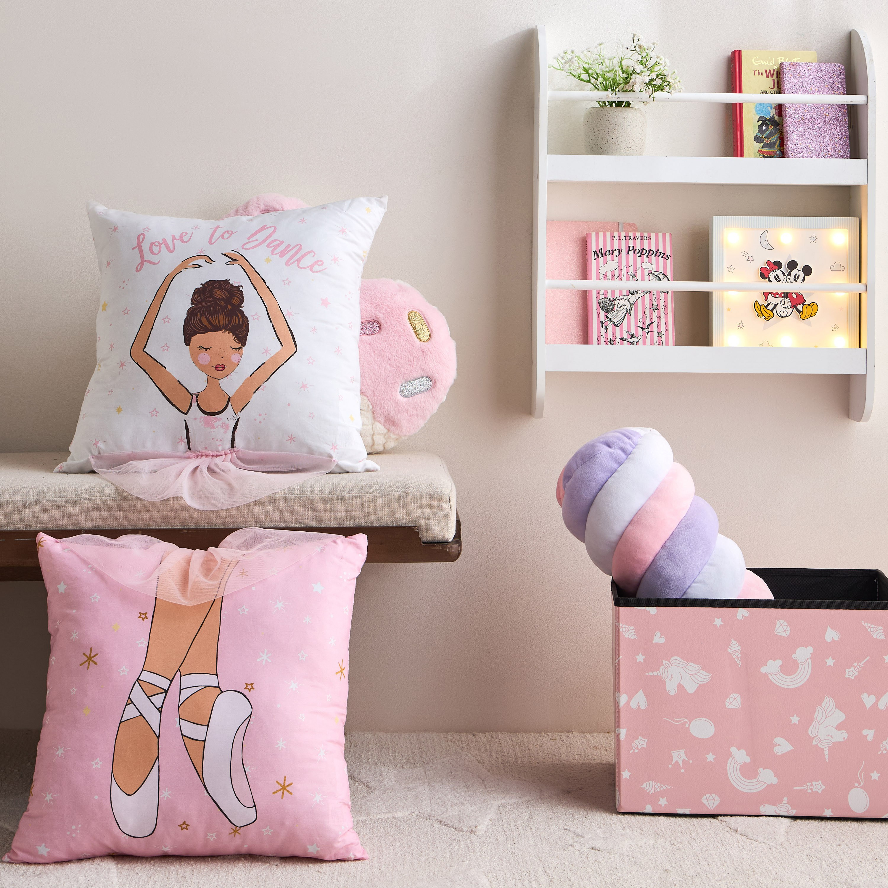 وسادة محشوة بتصميم مارشميلو - ليلى - 25x45 سم-kids-beddingandwindows-bedding-filledcushionsandcovers-image-3