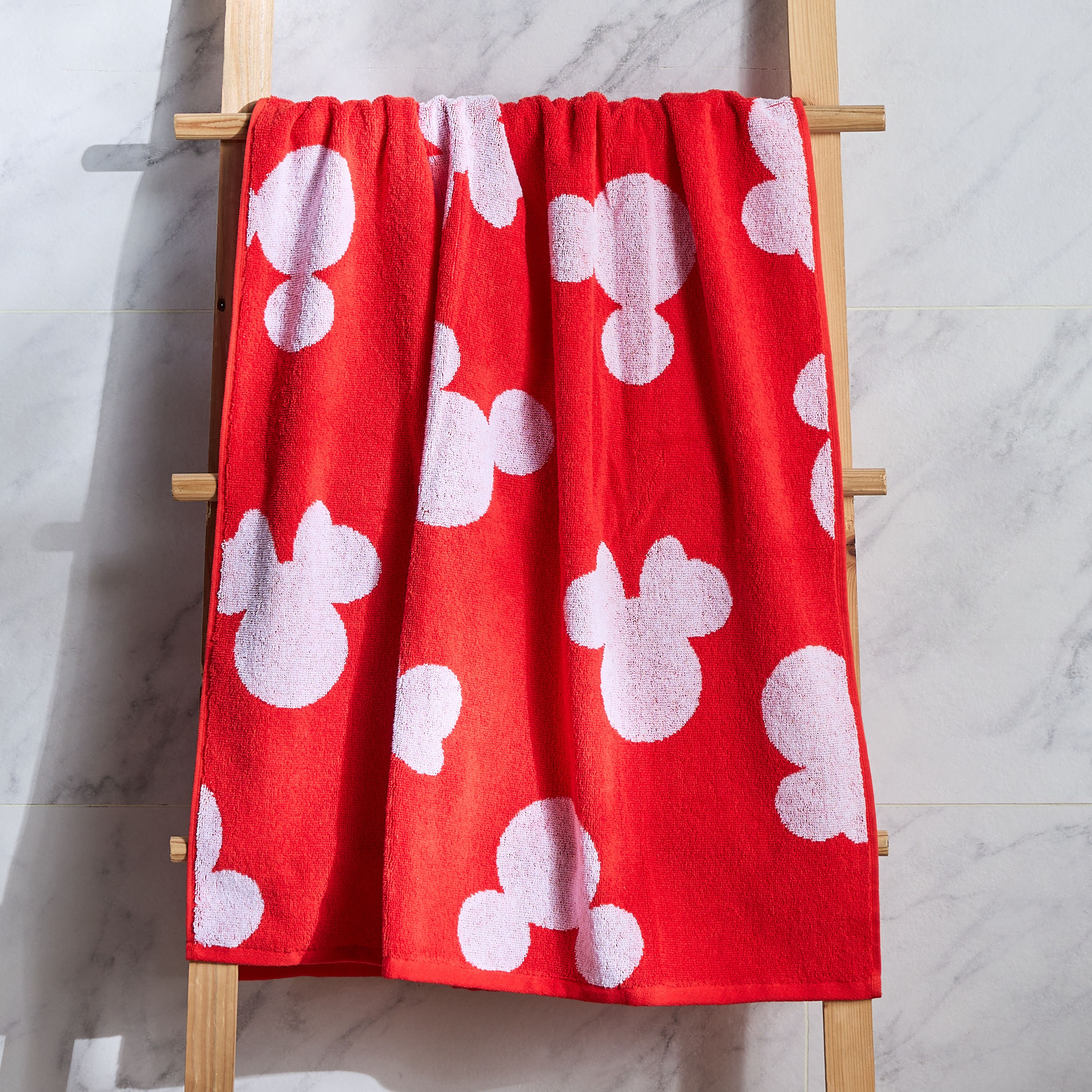 Mickey and Minnie Hub Jacquard Cotton Bath Towel - 70x140 cm-babyandkids-bathandstorage-bath-towels-image-1