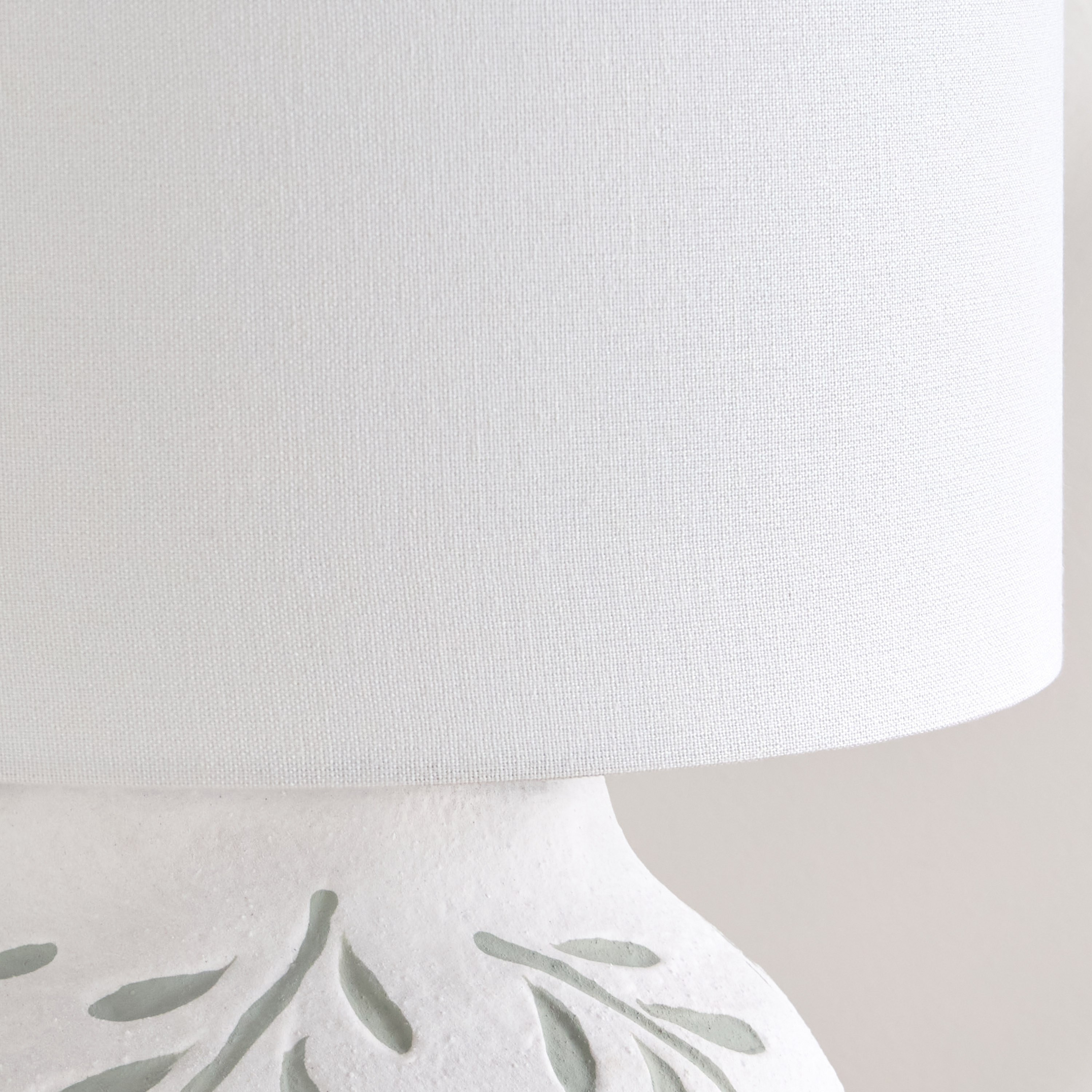 Pansy Ceramic Table Lamp - 67 cm-household-lighting-tableanddesklamps-image-4
