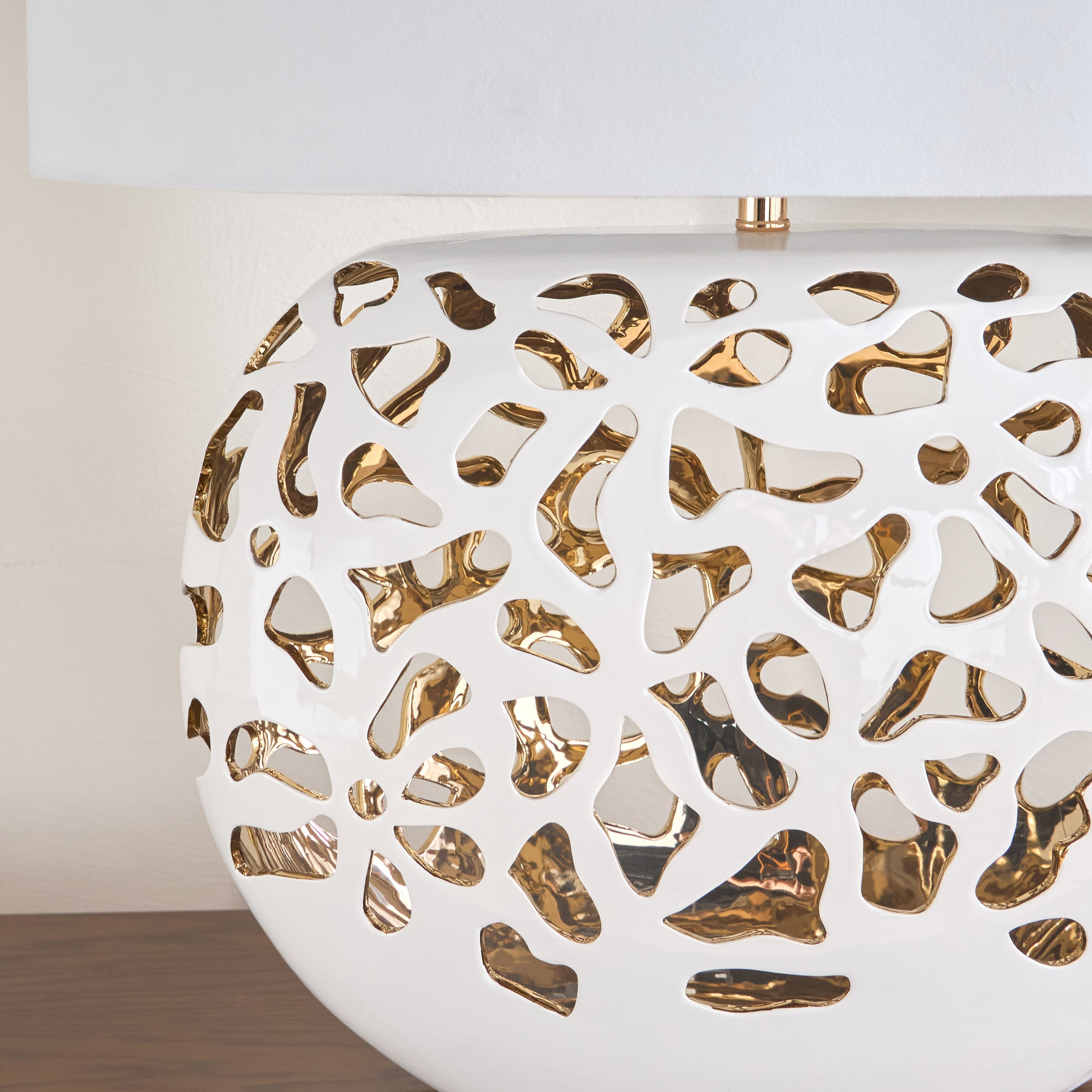 Odie Ceramic Table Lamp - 64 cm-household-lighting-tableanddesklamps-image-3