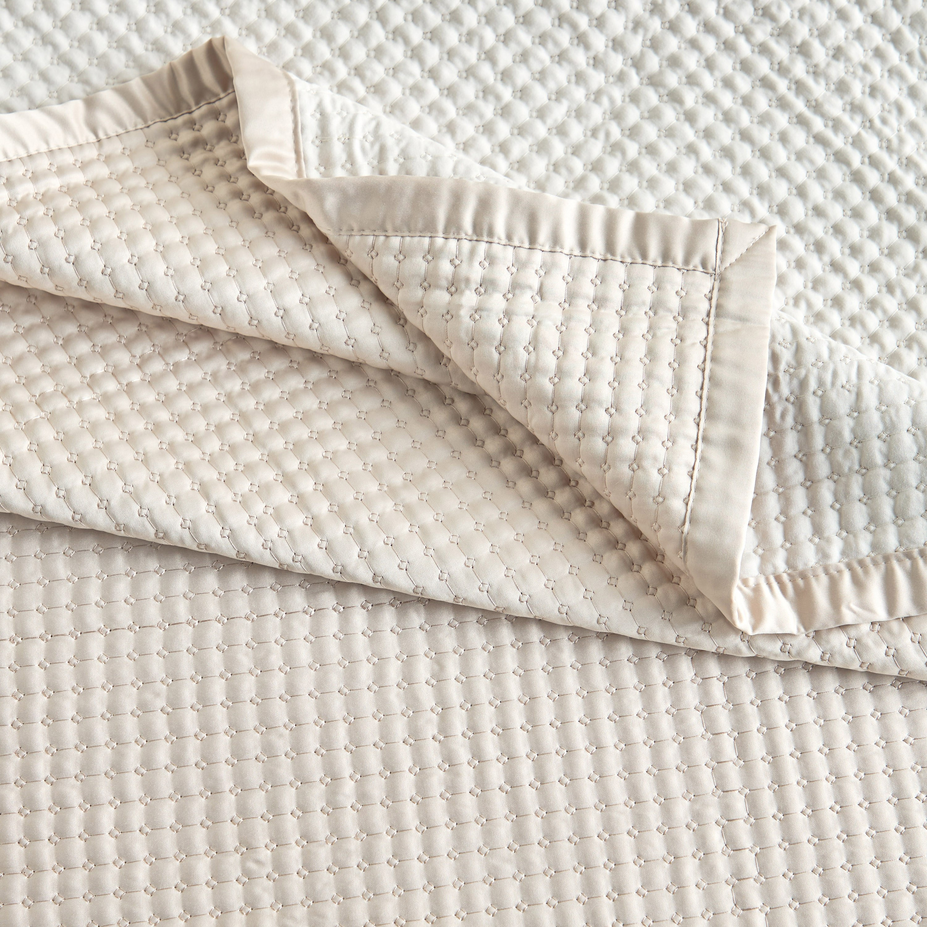 طقم مفرش سرير كينج مبطّن من القطن دوائر 3 قطع - روجو - 240×260 سم-household-bedding-comfortersandbedspreads-bedspreads-image-4