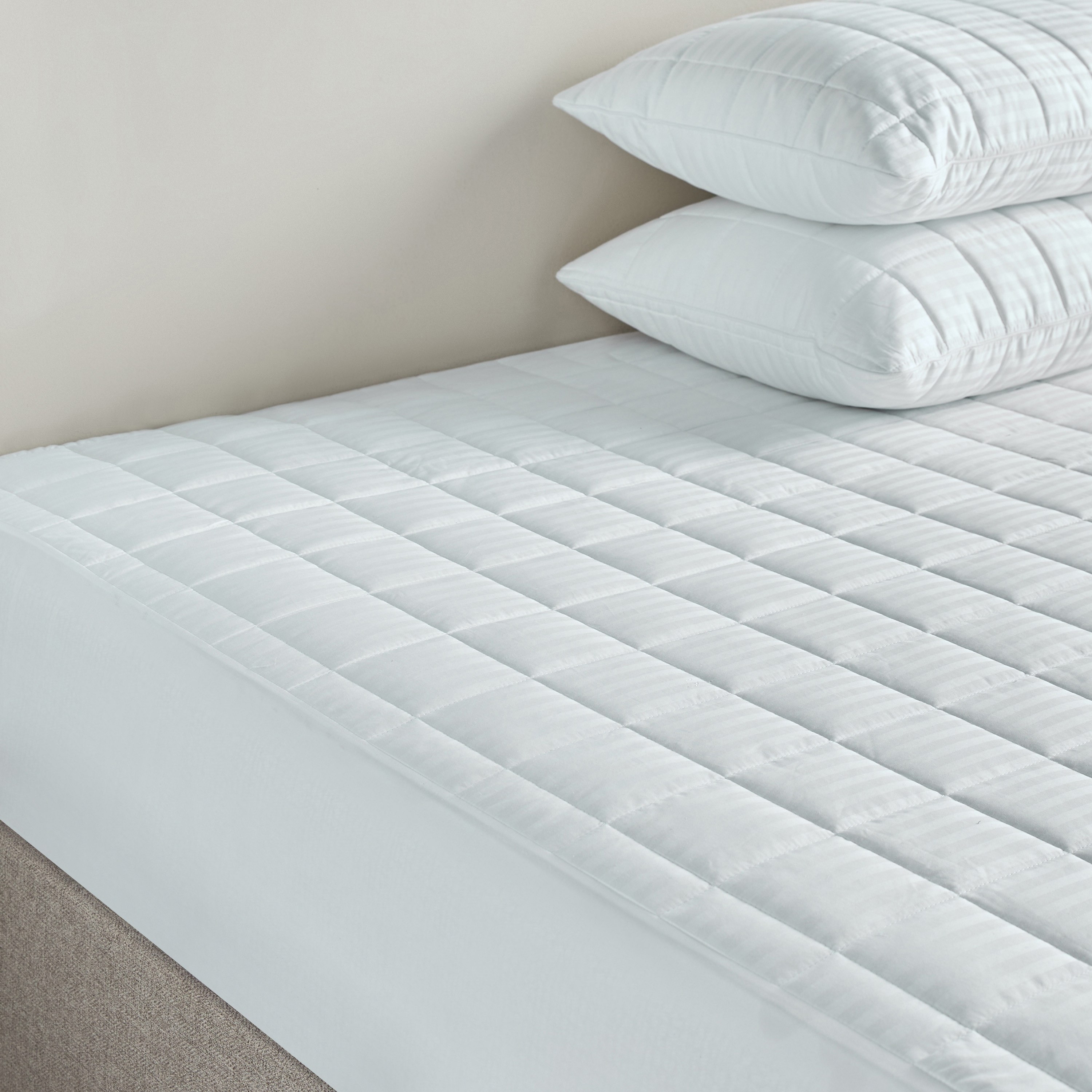 Hotel Luxe Cotton 300 Thread Count Queen Mattress Protector - 160x200 cm-household-bedding-mattresstoppersandprotectors-mattressprotectors-image-3