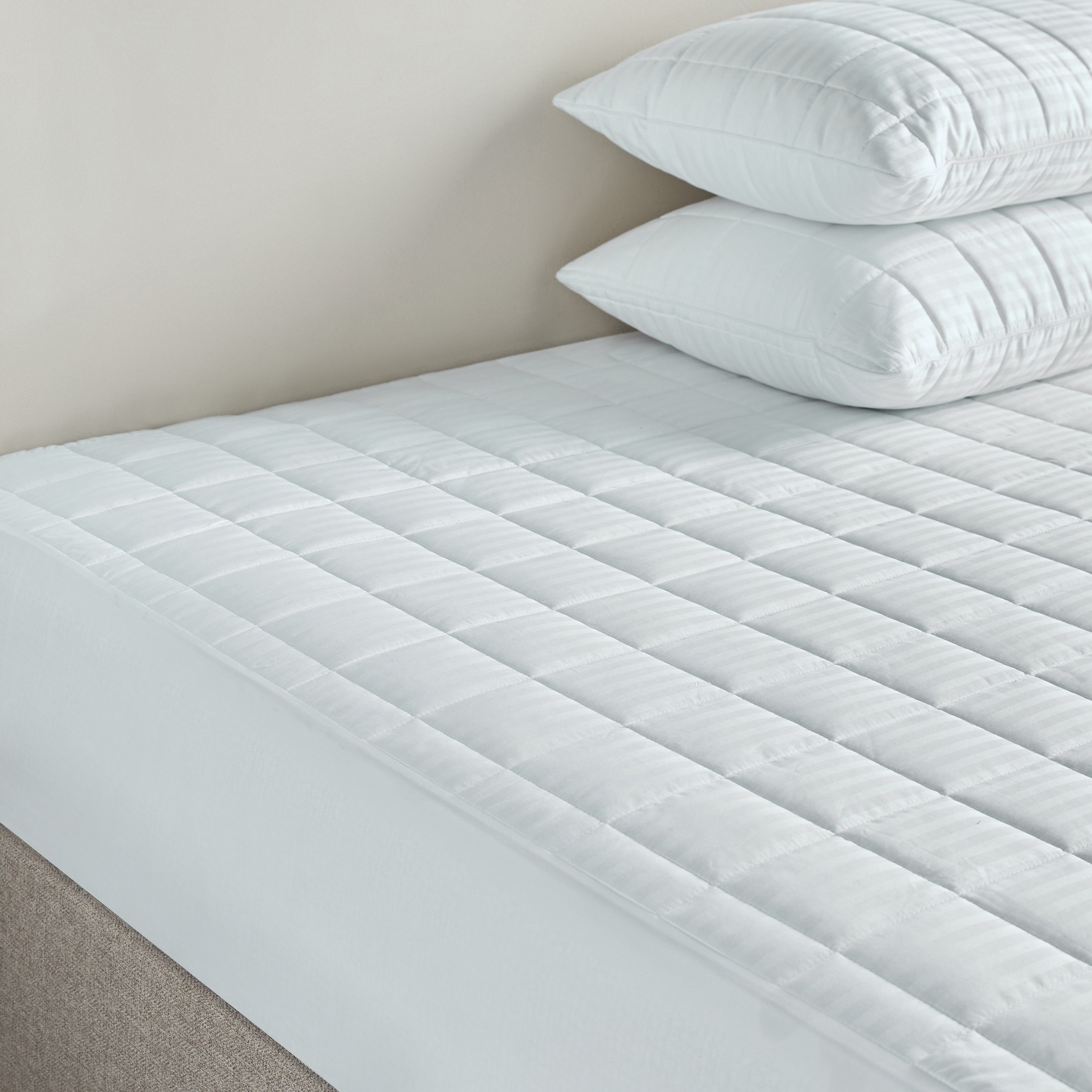 Hotel Luxe Cotton 300 Thread Count Single Mattress Protector - 90x200 cm-household-bedding-mattresstoppersandprotectors-mattressprotectors-image-3