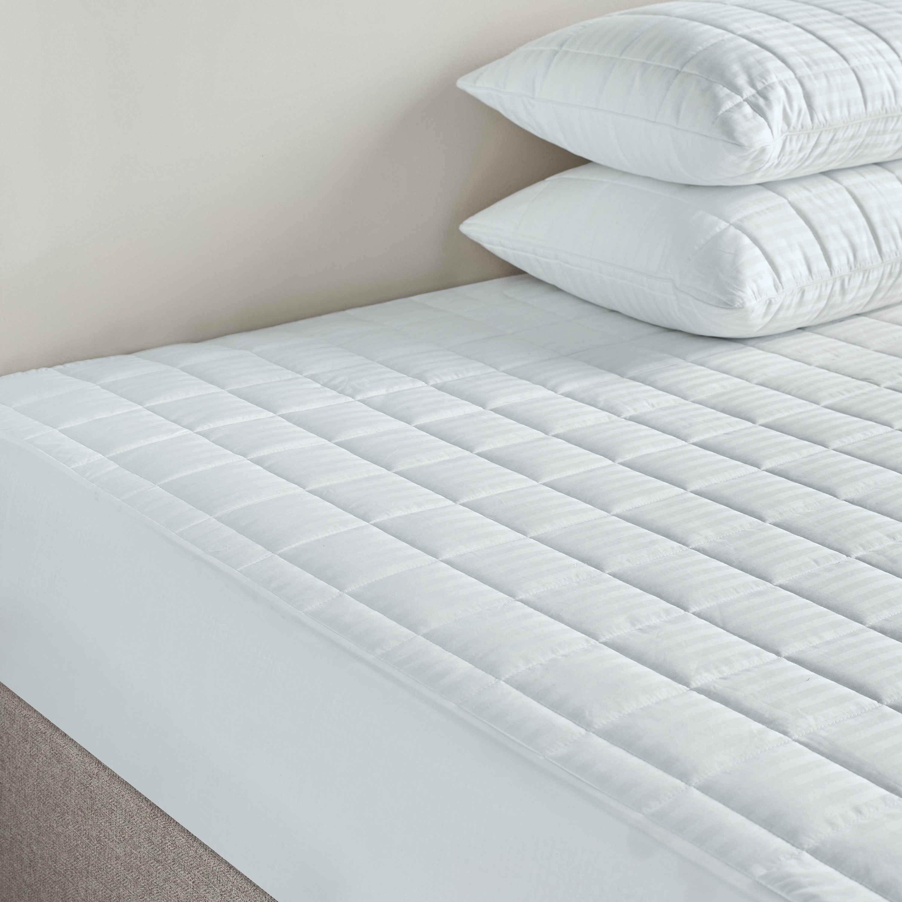 Hotel Luxe Cotton 300 Thread Count Super King Mattress Protector - 200x205 cm-household-bedding-mattresstoppersandprotectors-mattressprotectors-image-3