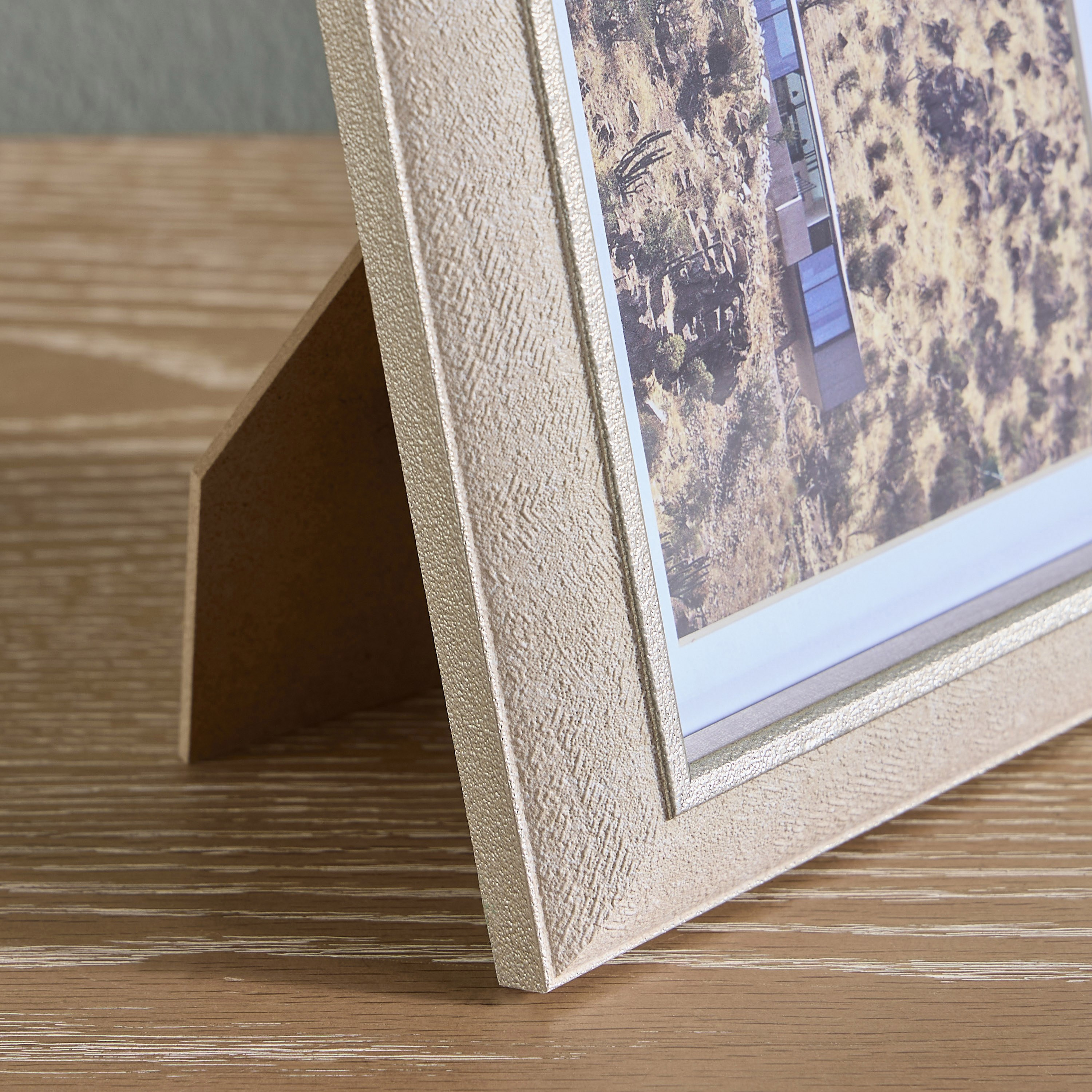 Akiro Matted Photo Frame - 17x22 cm-household-walldecorandmirrors-photoframes-image-2