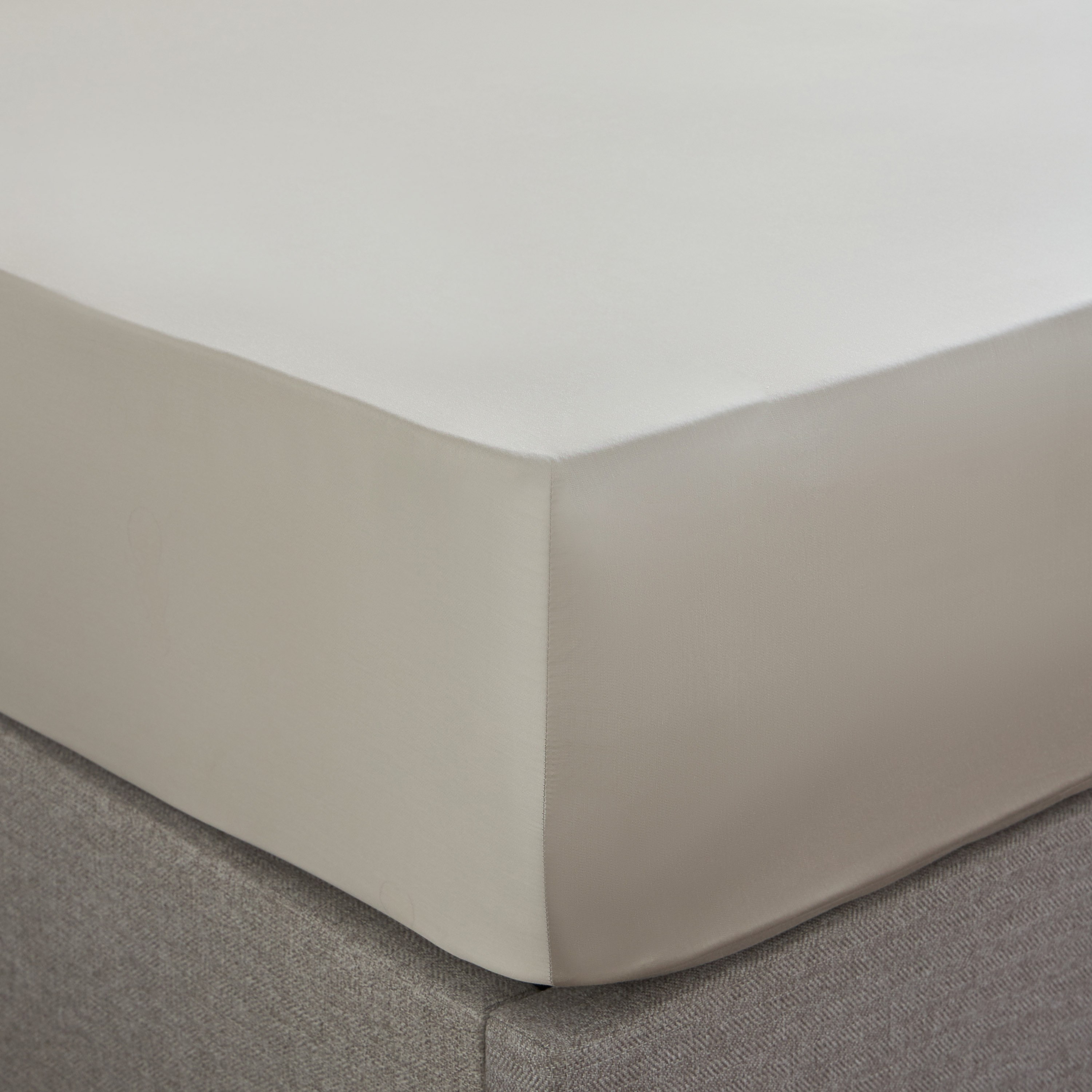 Terra Bamboo Sateen Weave 300 Thread 4-Piece Queen Fitted and Flat Sheet Set - 160x200 cm-household-bedding-sheetsandpillowcases-flatsheets-image-5